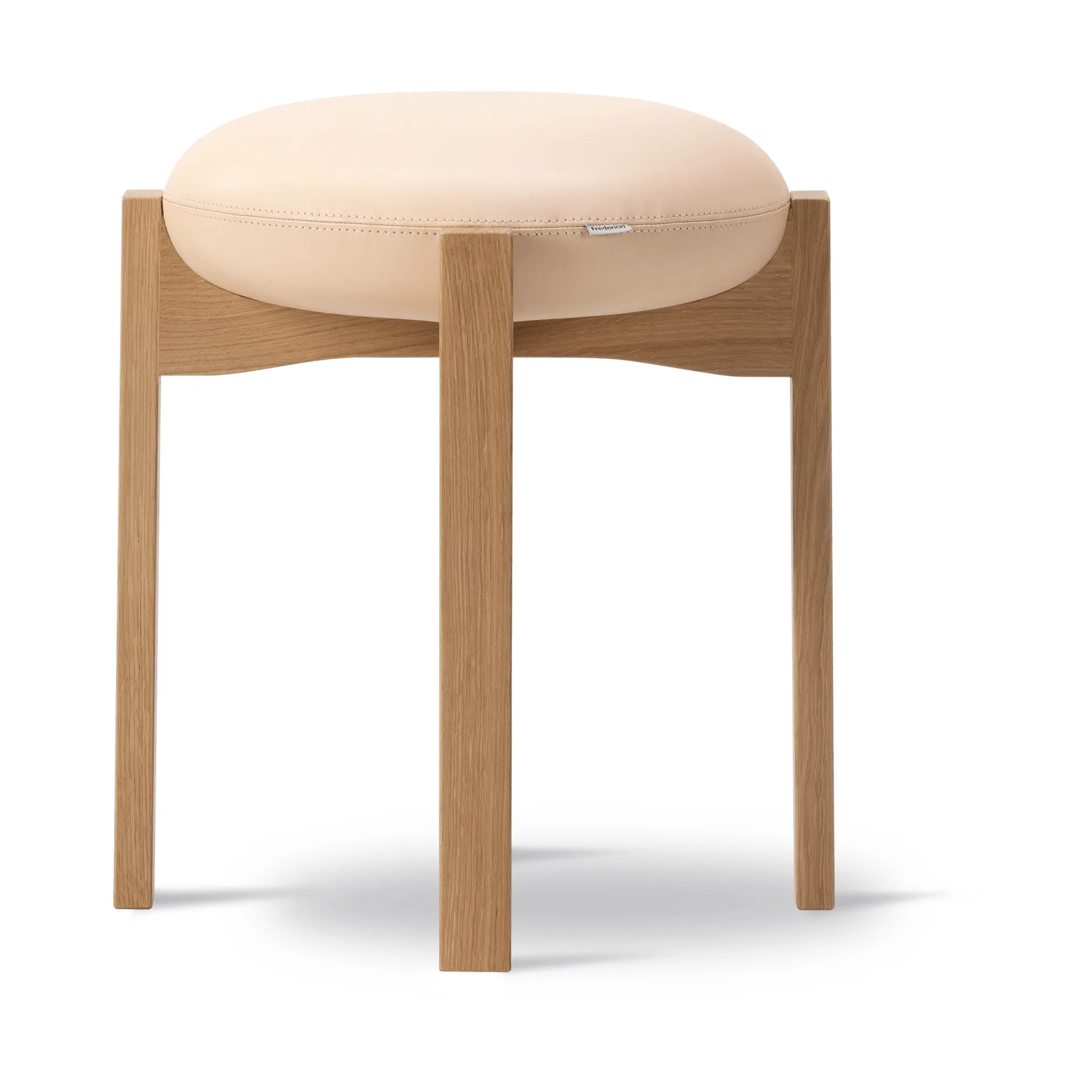 Pioneer pall låg, Läder Vegeta 90-lackerad ek Fredericia Furniture