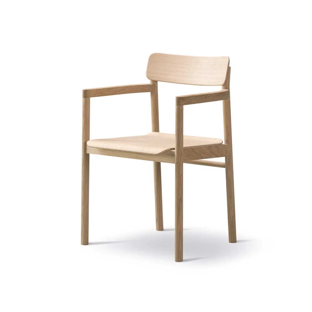 Post 3445 karmstol, Lackad ek Fredericia Furniture