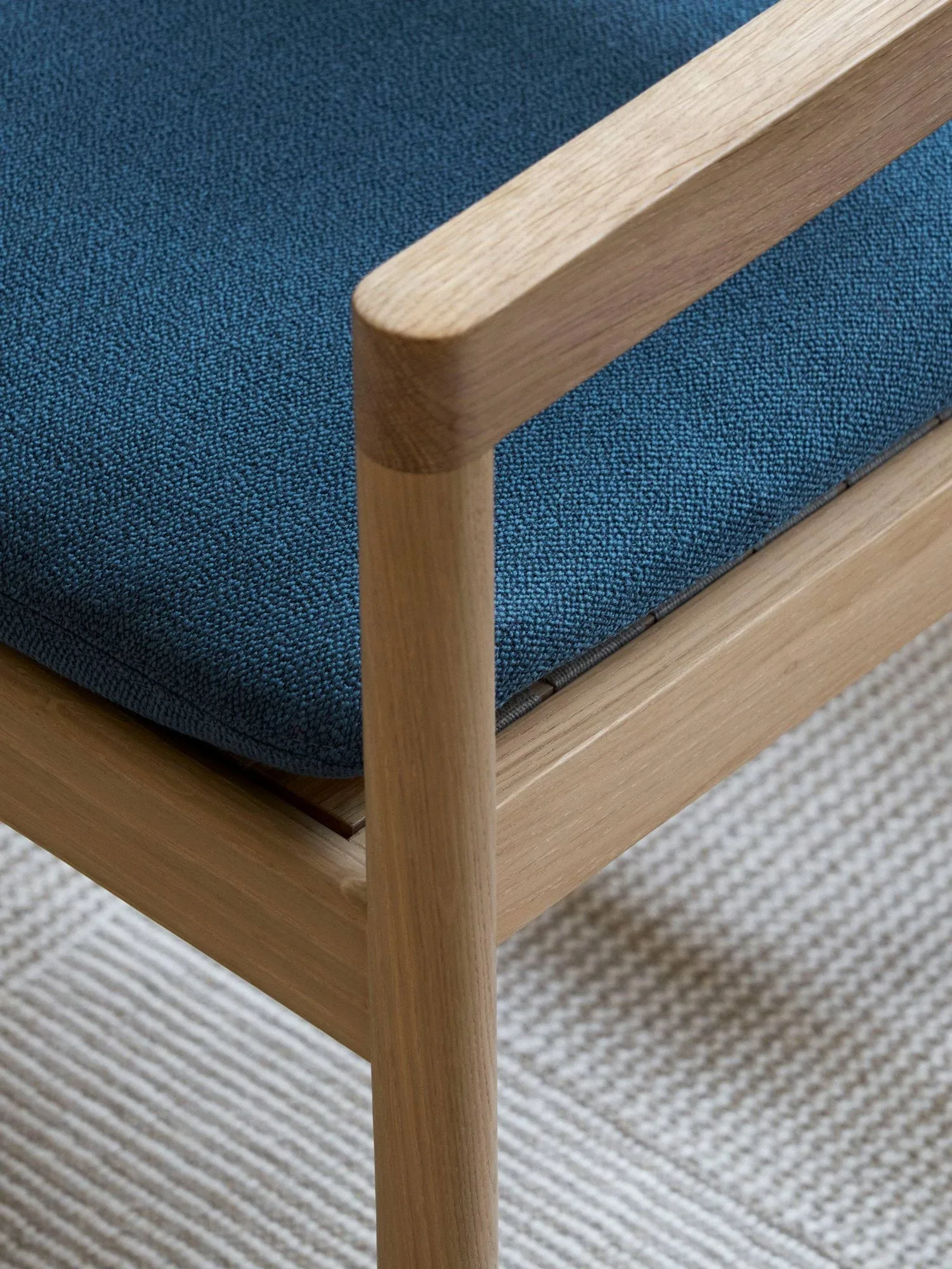 Post loungestol, Vidar 733-ljusoljad ek Fredericia Furniture Post loungestol, Vidar 733-ljusoljad ek Fredericia Furniture