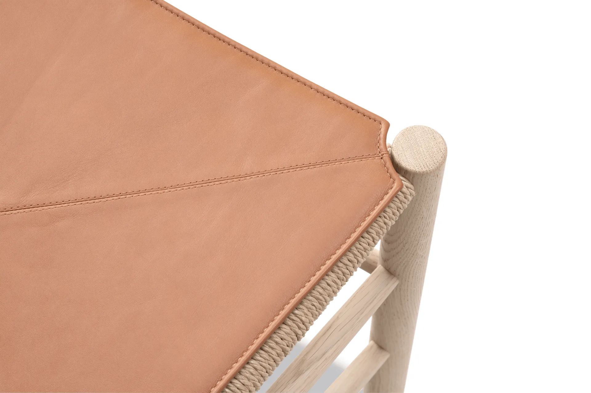 Sittdyna i läder till J39 stol, Läder Cera 905 Russet Brown Fredericia Furniture