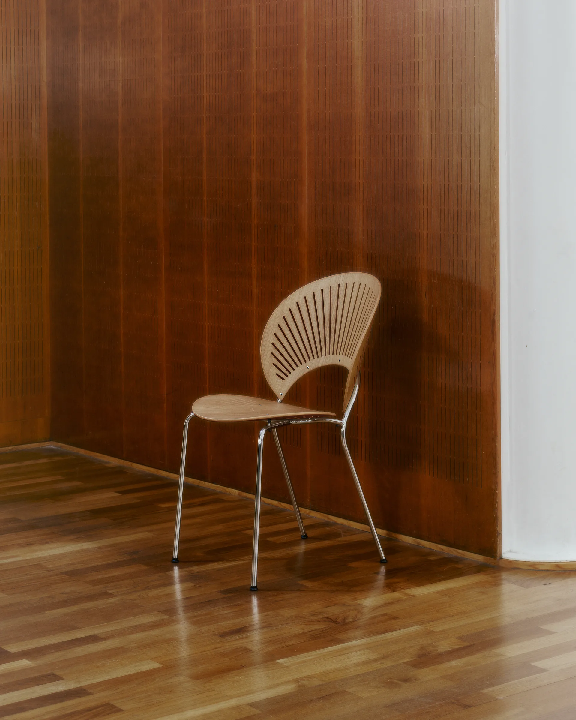 Trinidad 3398 stol, Oljad ek-rostfritt borstat stål Fredericia Furniture