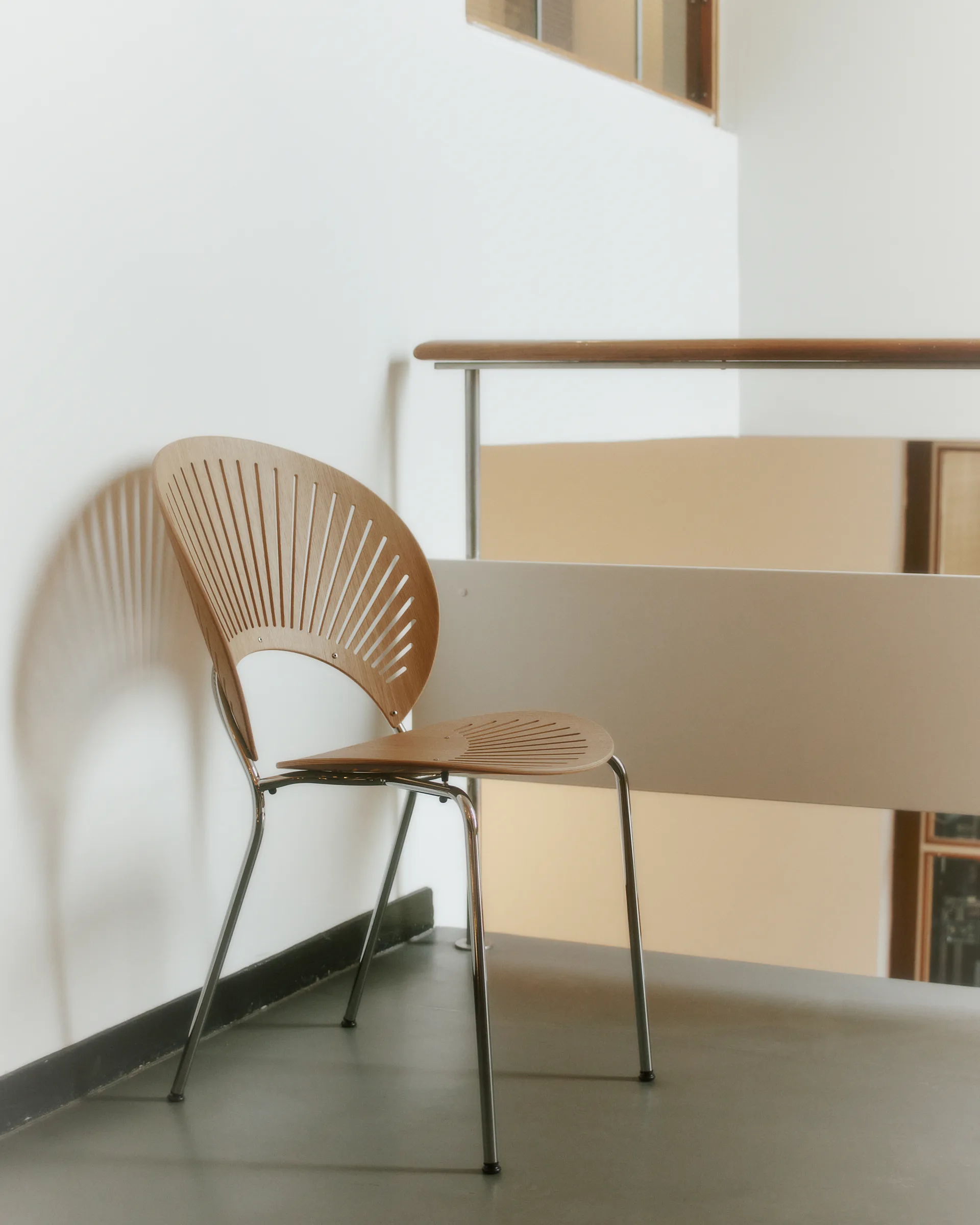 Trinidad 3398 stol, Oljad ek-rostfritt borstat stål Fredericia Furniture