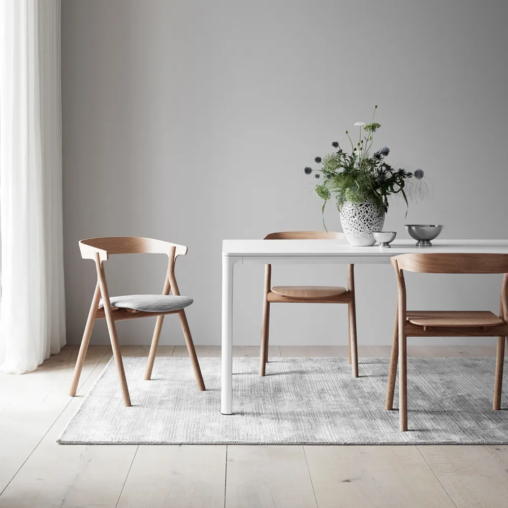 Yksi 3340 stol, Svartlackerad ek Fredericia Furniture