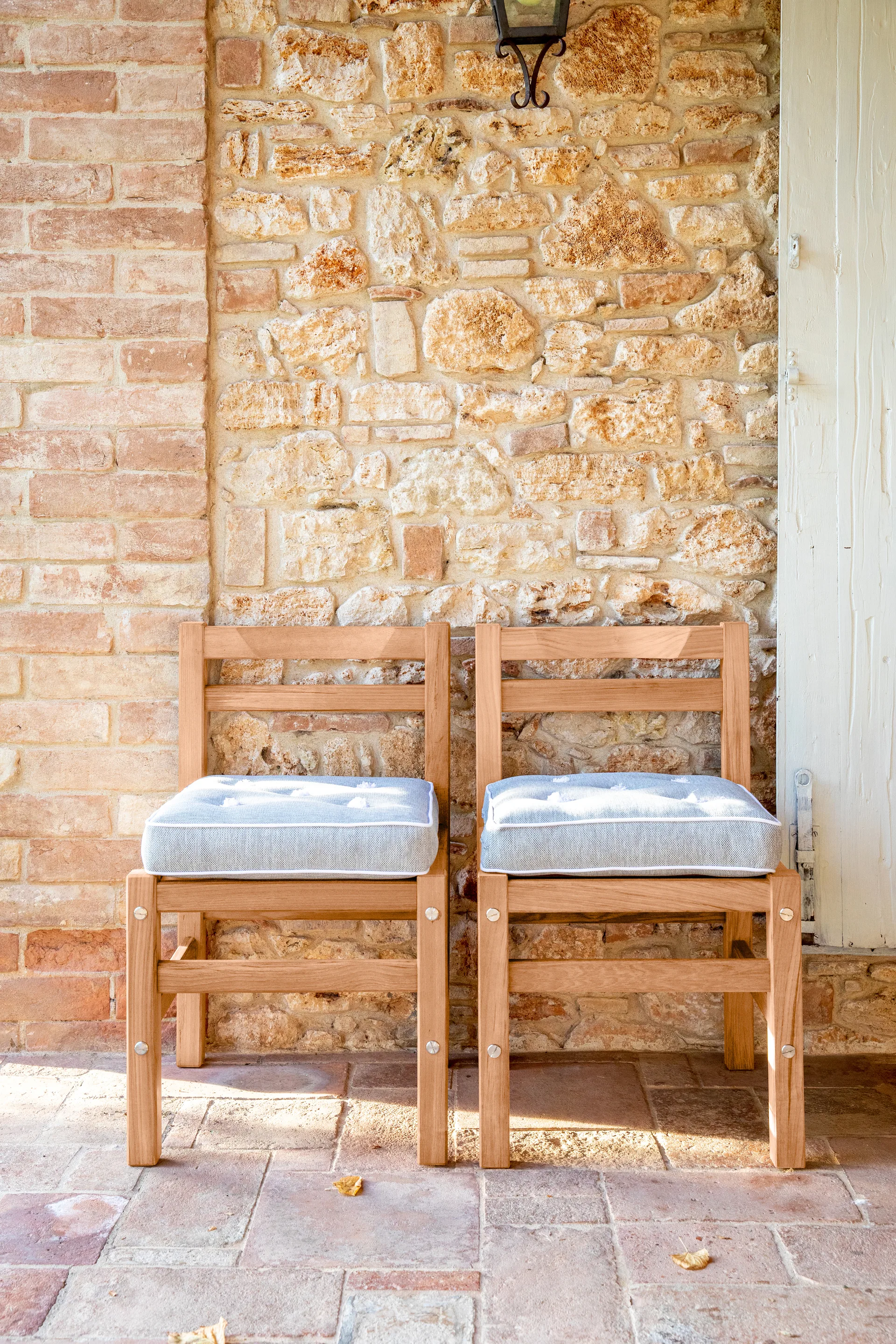 06 stol, Redwood Fri Form