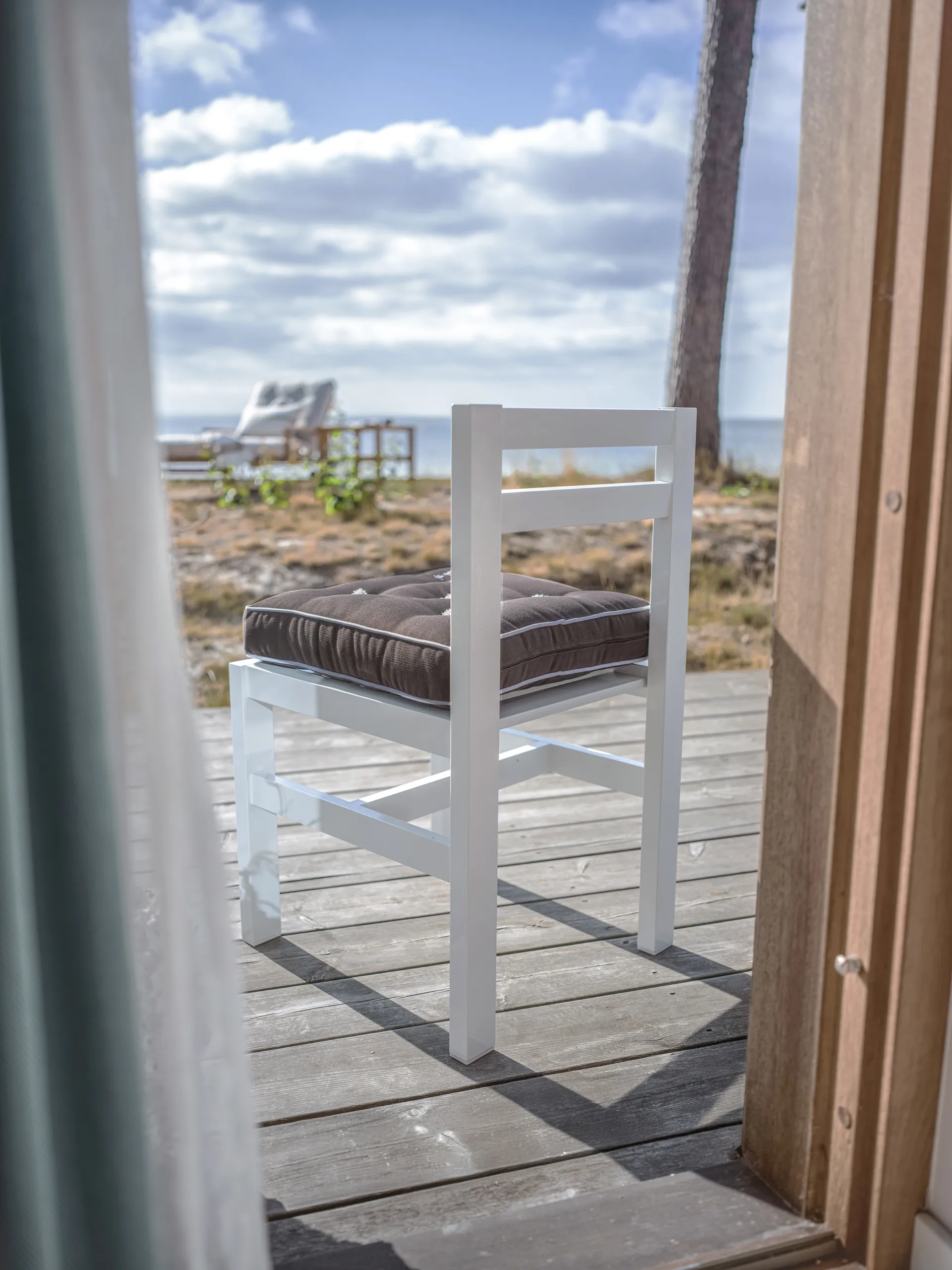 06 stol, White Fri Form