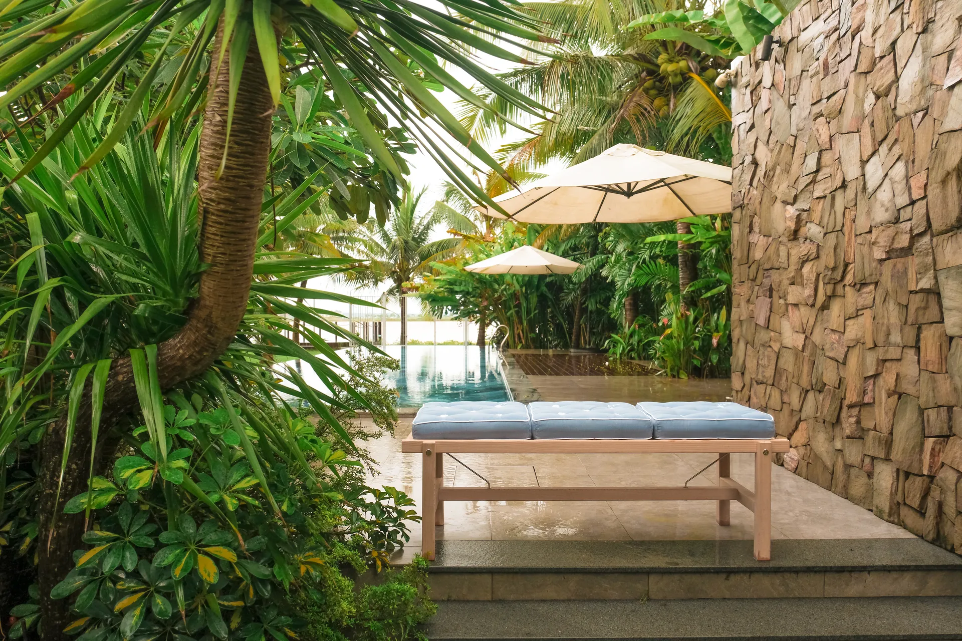 45 bänk, Redwood, 135 cm Fri Form