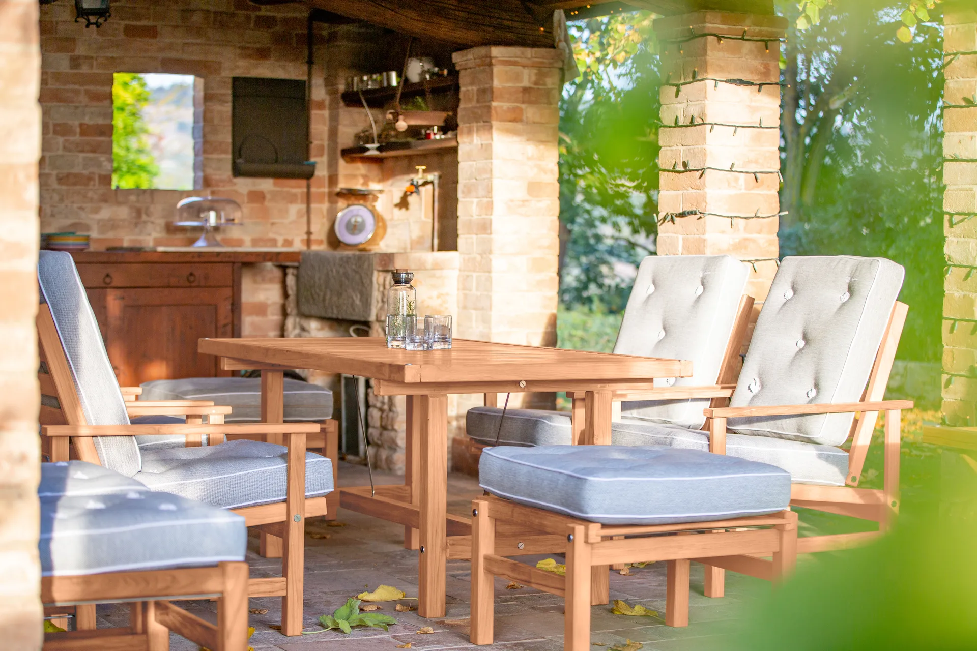 62 bord, Redwood, 155x85x65,5 cm Fri Form