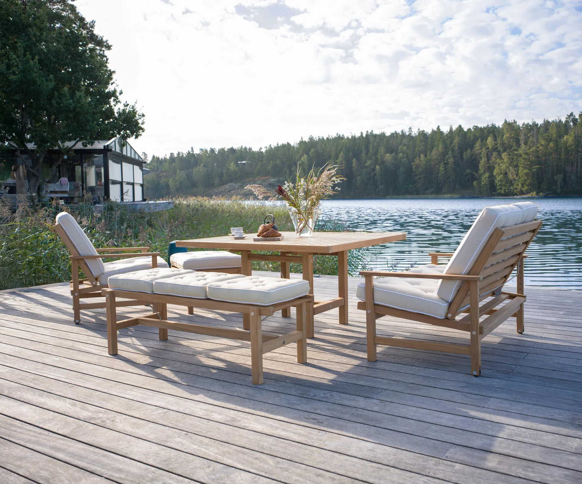 65 bord, Teak, 128x120x68 cm Fri Form