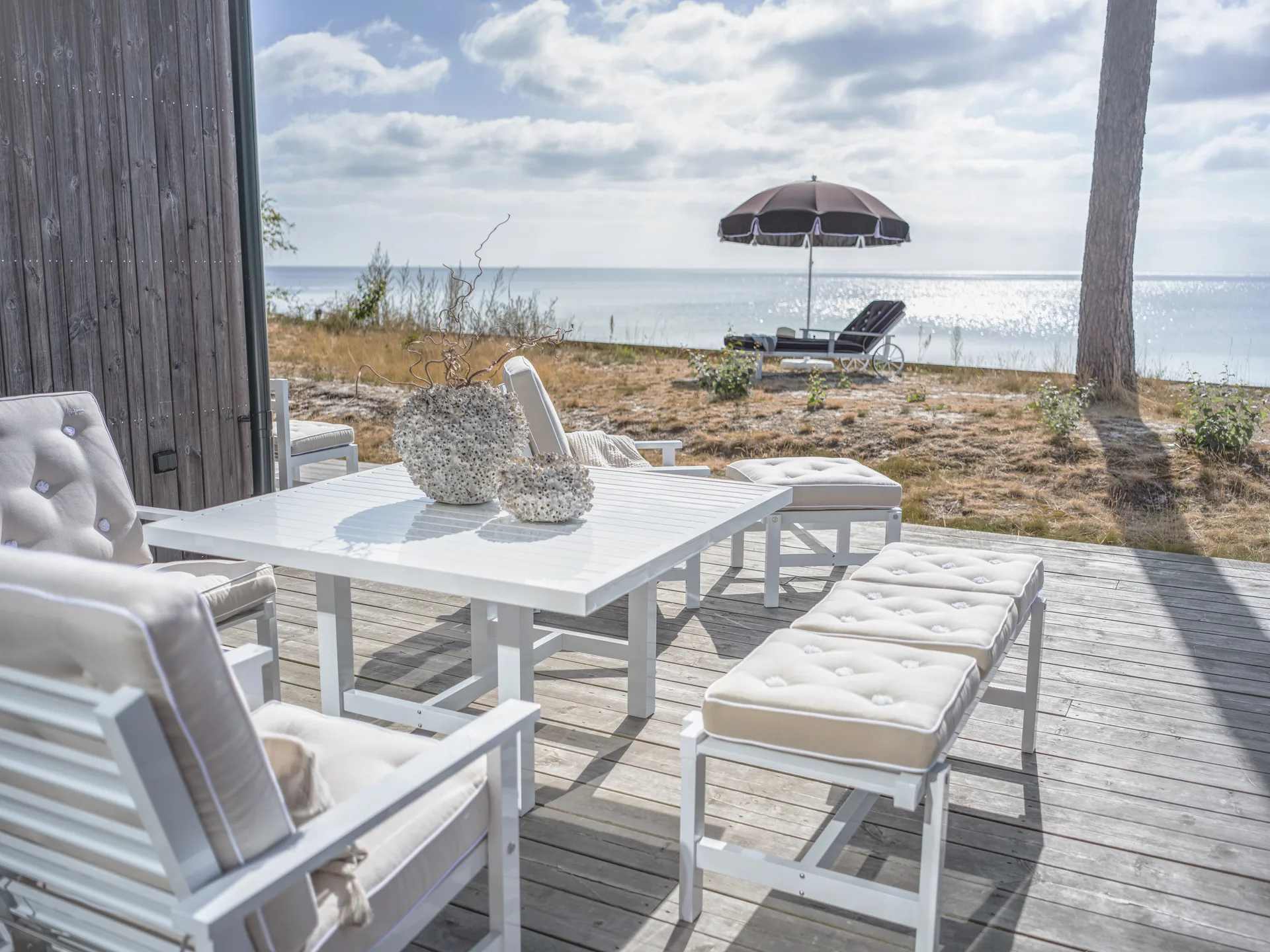 65 bord, White, 124x133x66 cm Fri Form