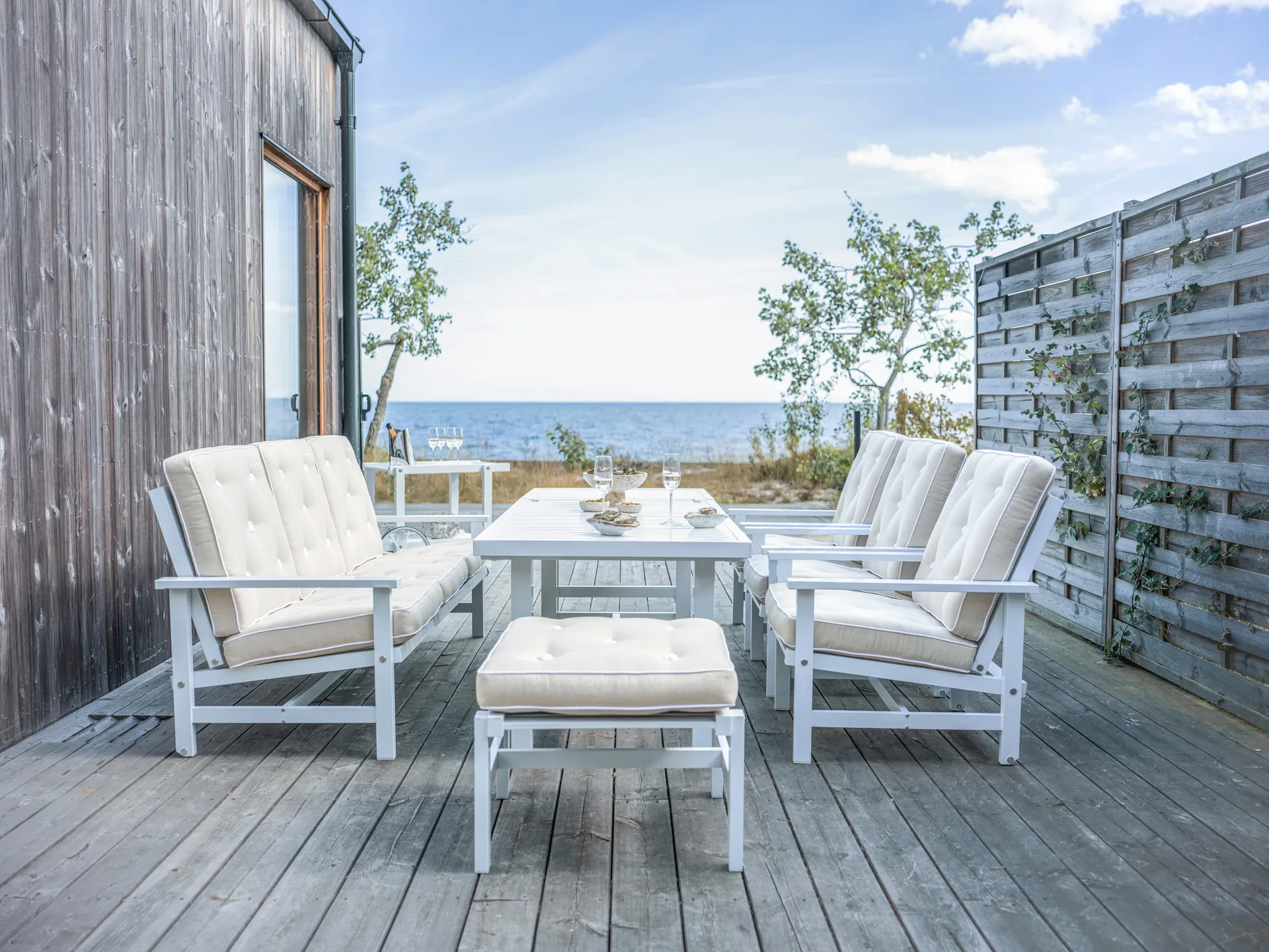 92 pall, White Fri Form