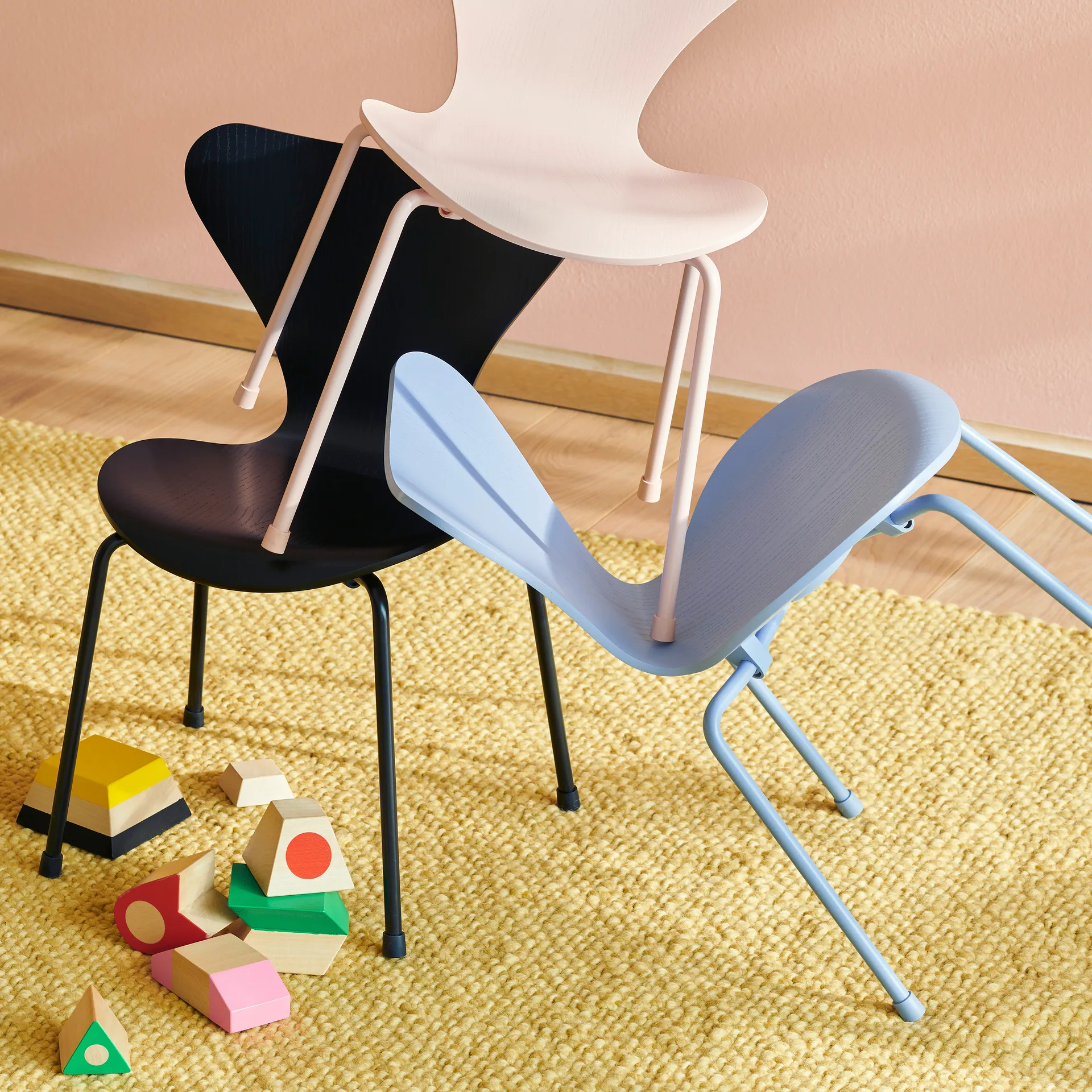 3177 Sjuan barnstol, Black Fritz Hansen