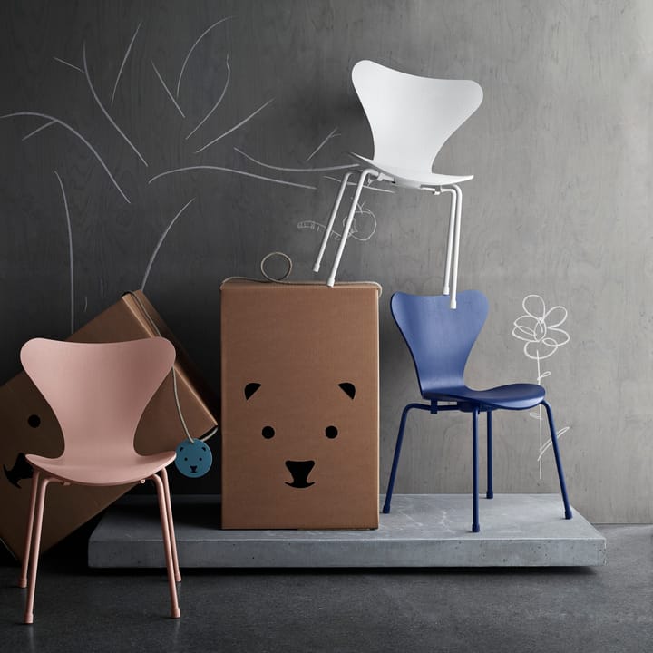 3177 Sjuan barnstol, Rose Fritz Hansen