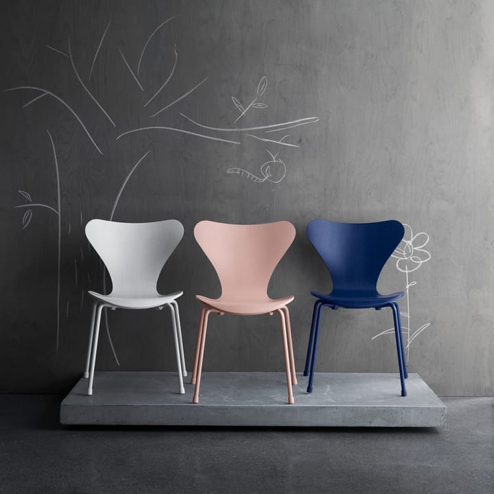3177 Sjuan barnstol, Rose Fritz Hansen