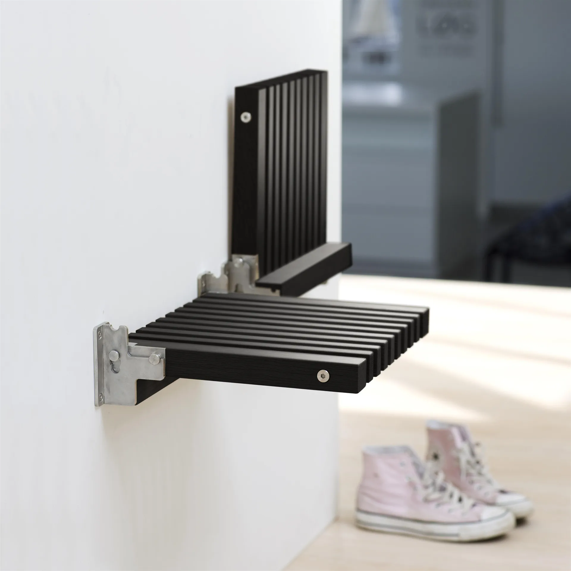 Cutter väggstol, Svartlackerad ek Fritz Hansen