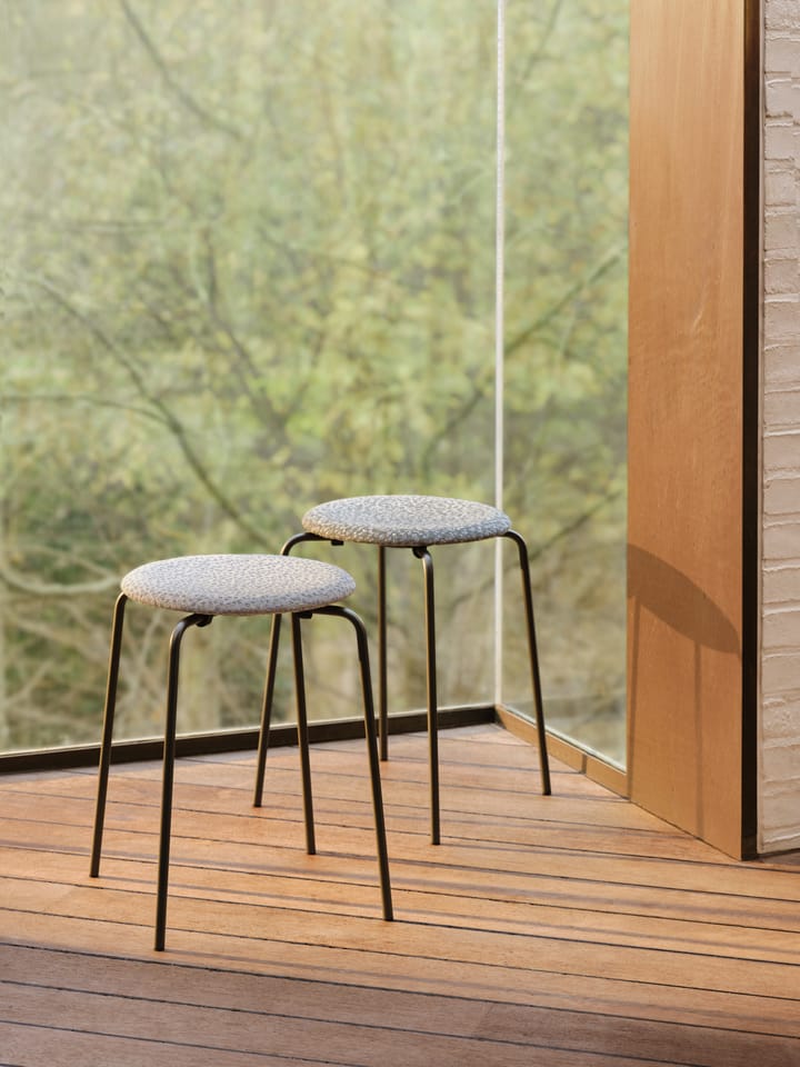 Dot pall tyg, Ria 241-warm graphite Fritz Hansen