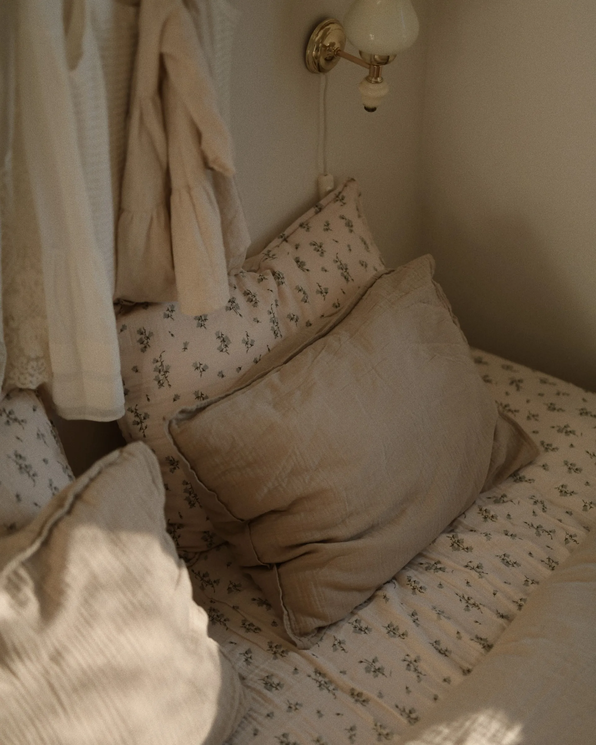 Bluebell Muslin dra-på-lakan, 180x200x30 cm Garbo&Friends