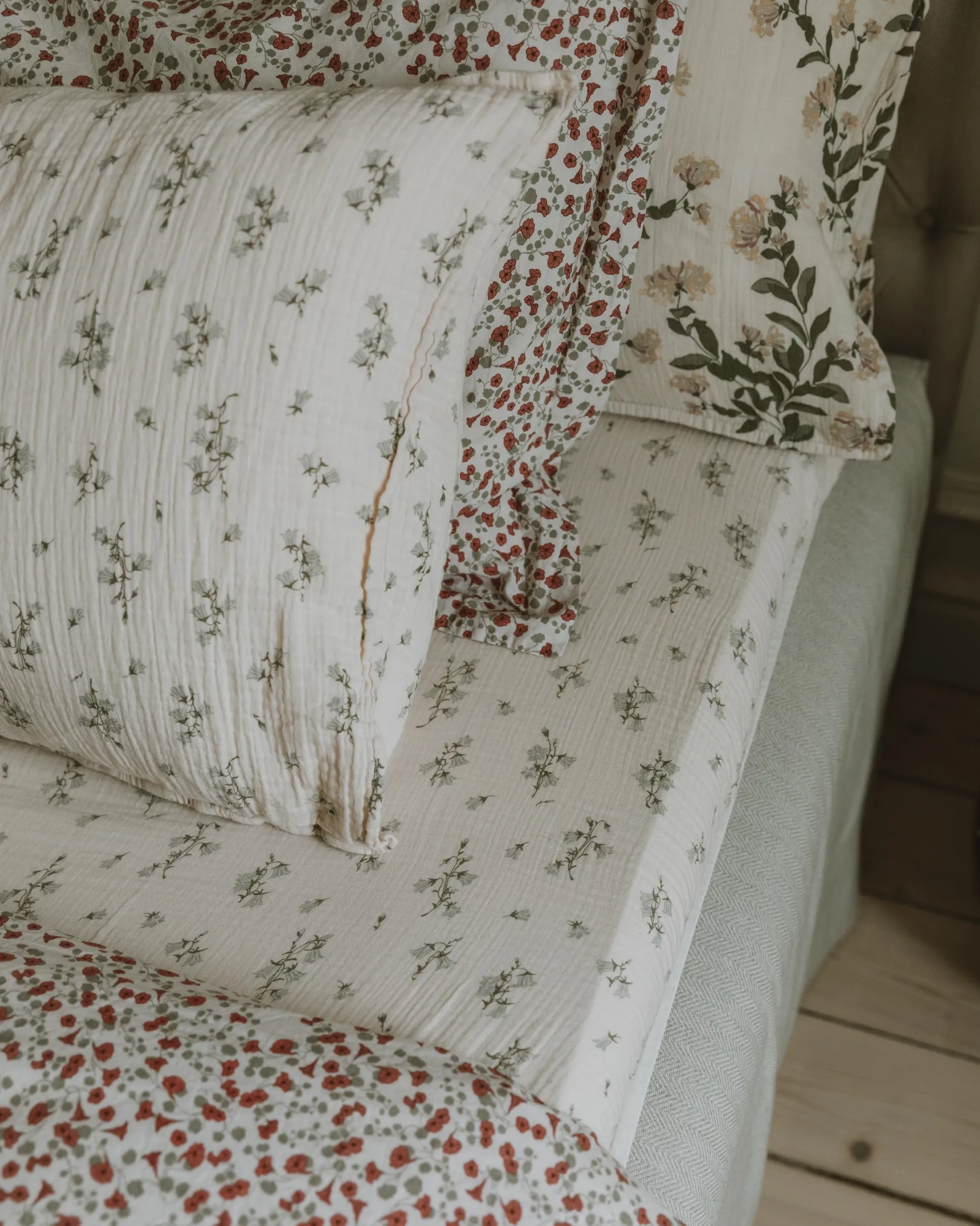 Bluebell Muslin dra-på-lakan, 90x200x30 cm Garbo&Friends