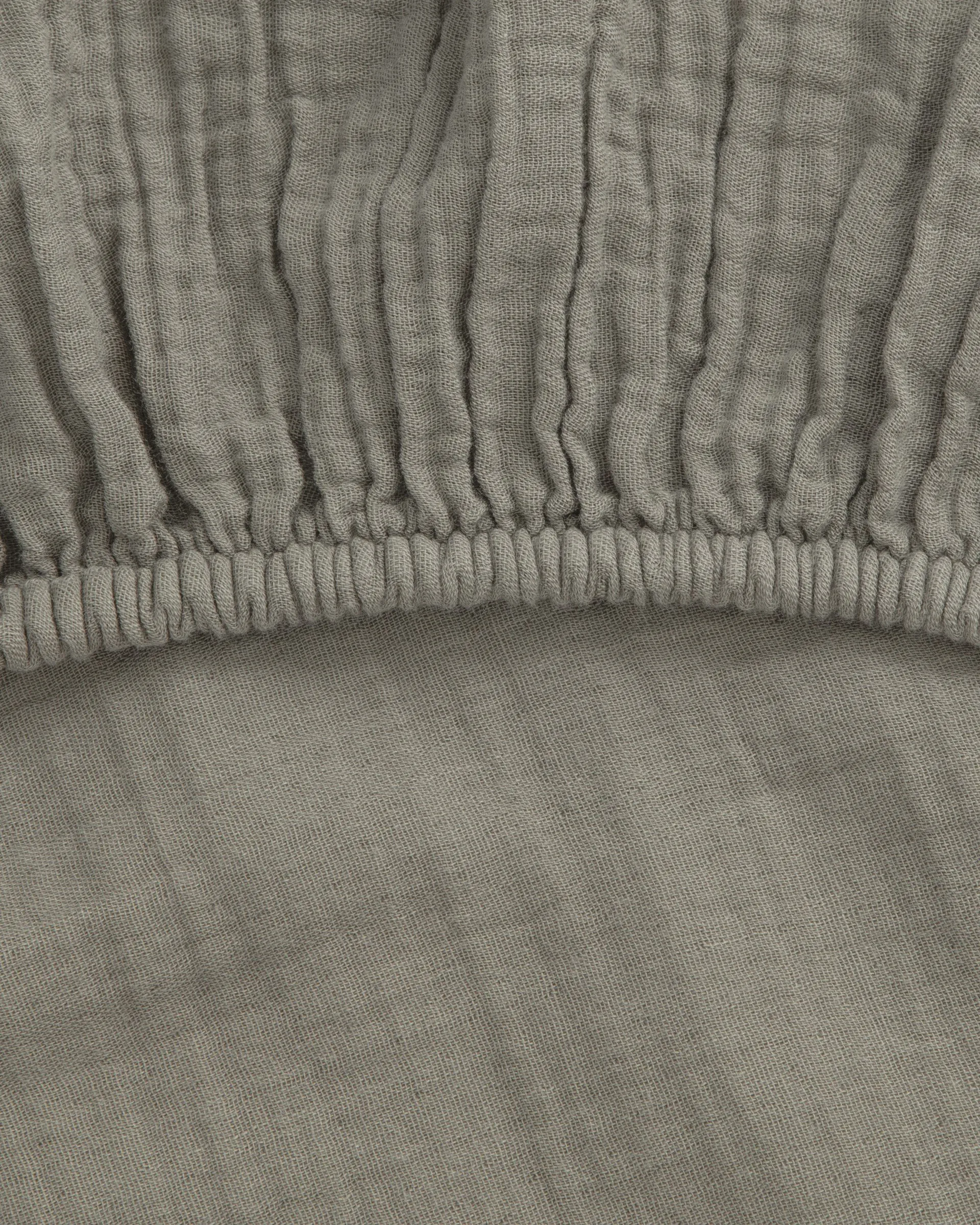 Geranium Muslin dra-på-lakan, 180x200x30 cm Garbo&Friends