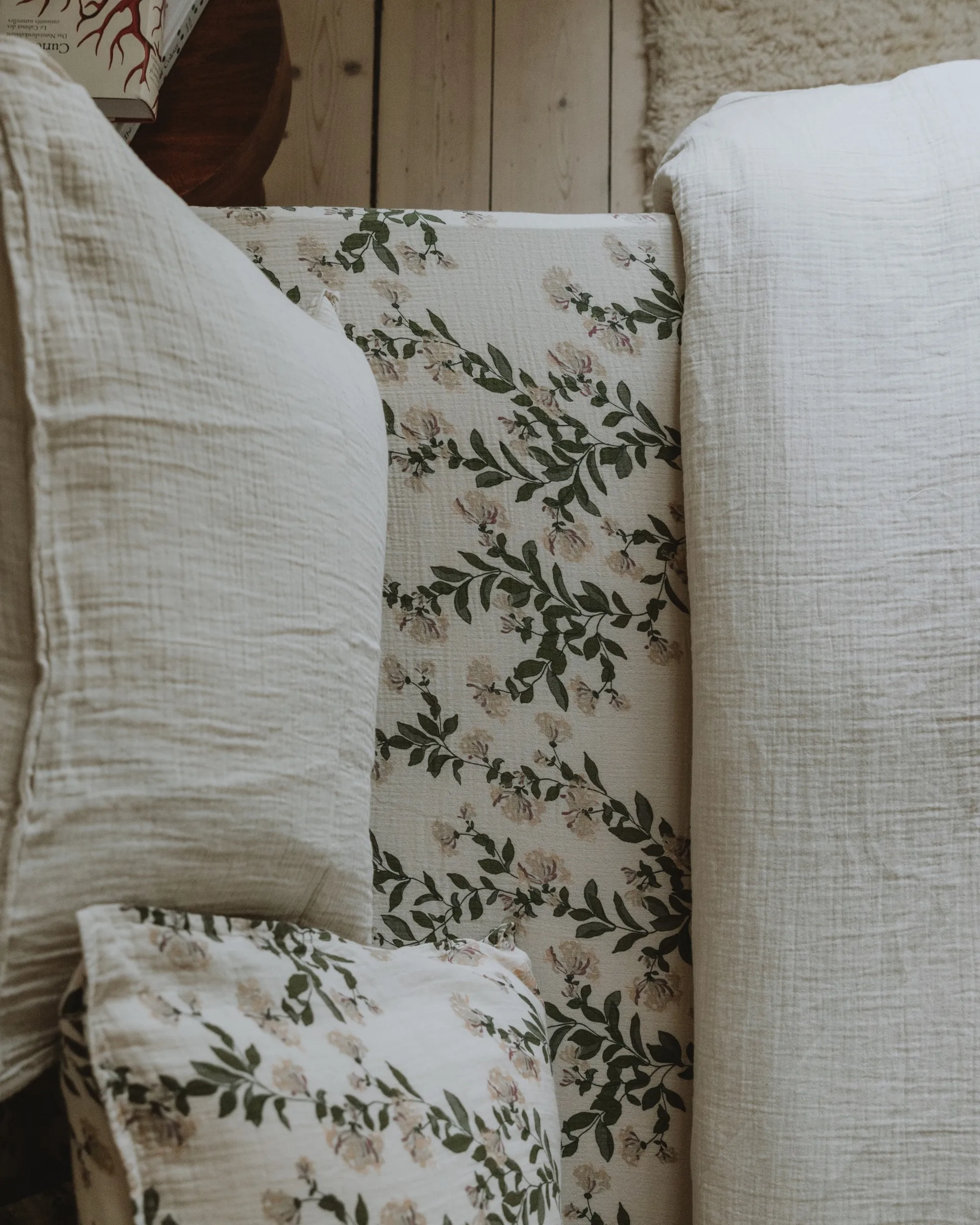 Honeysuckle Muslin dra-på-lakan, 90x200x30 cm Garbo&Friends