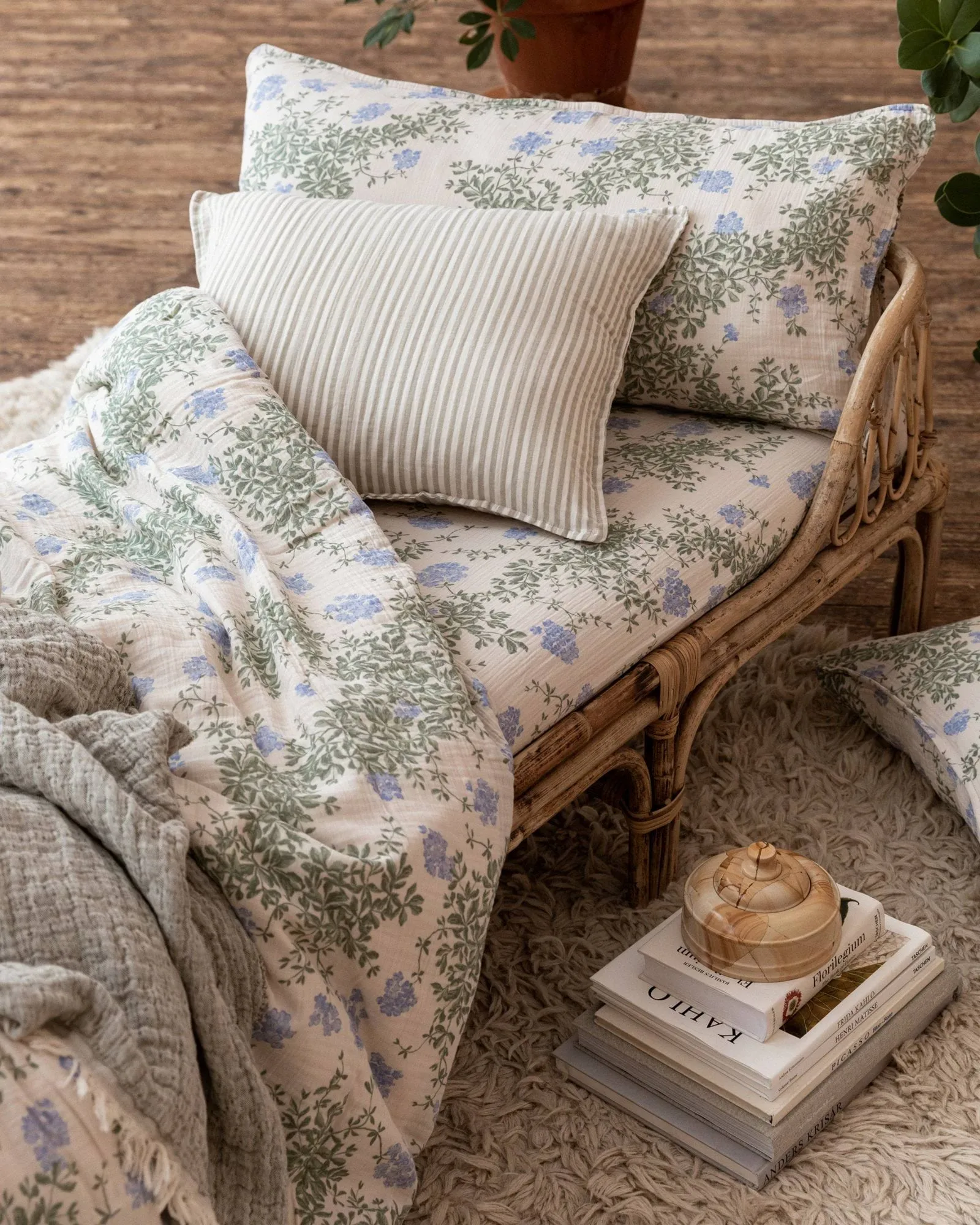 Plumbago Muslin påslakan, 150x210 cm Garbo&Friends