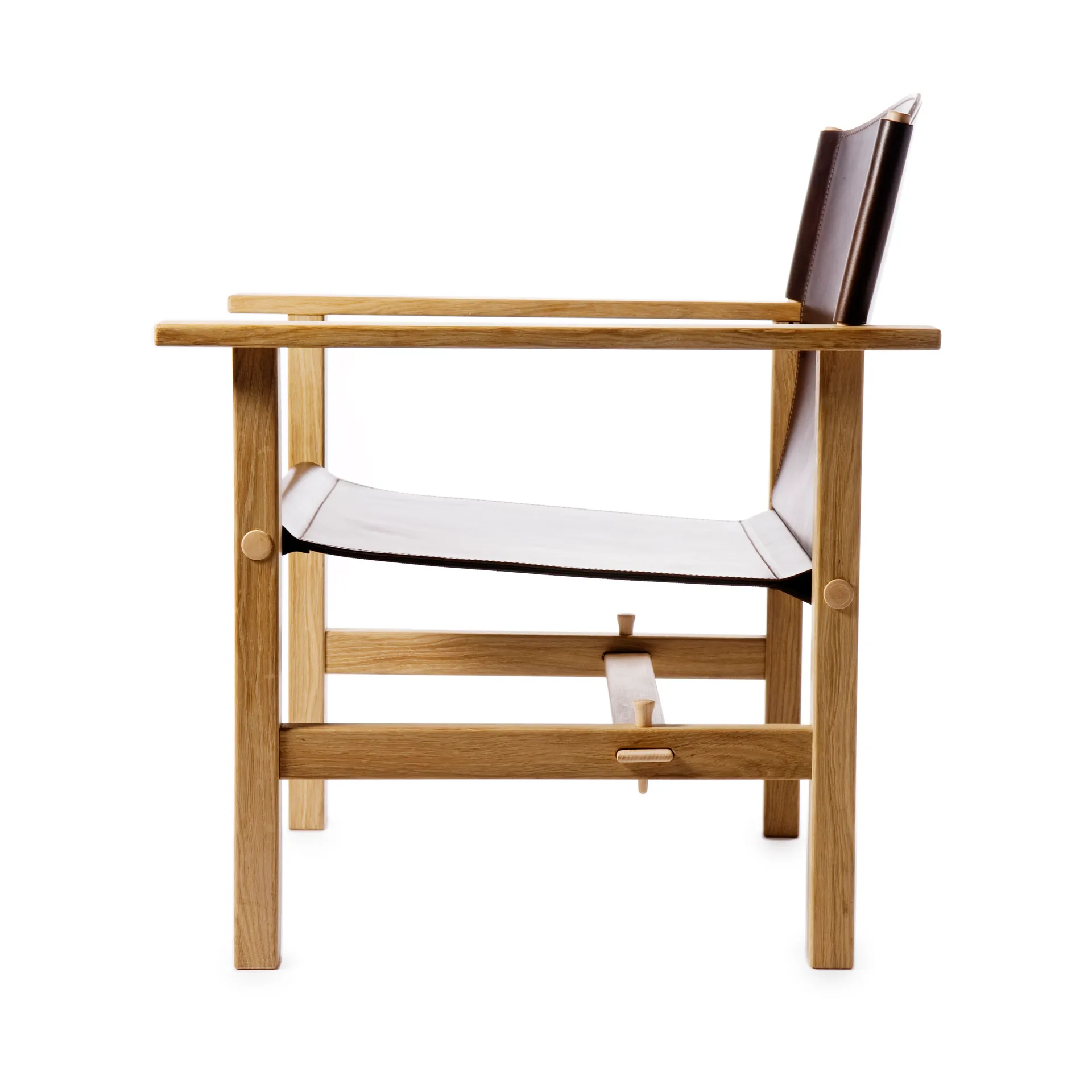 Ferdinand fåtölj, Ek-obehand-tärnsjö läder mörkbrunt Gärsnäs