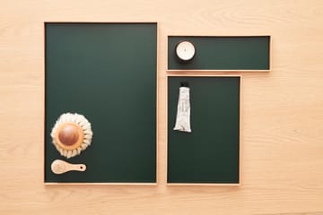 Frame bricka medium 23x34 cm - Ek-grön - Gejst