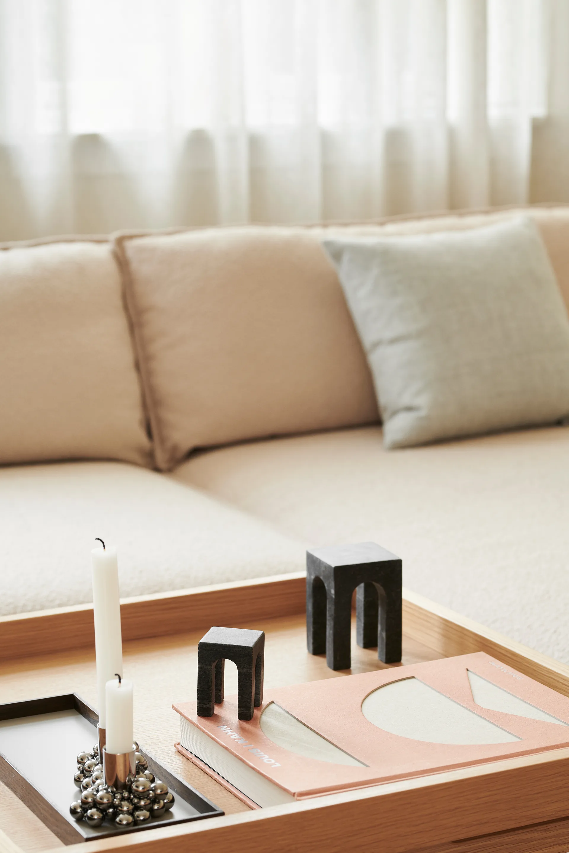 Frame bricka small 11x32,4 cm, Rökt ek-grå Gejst