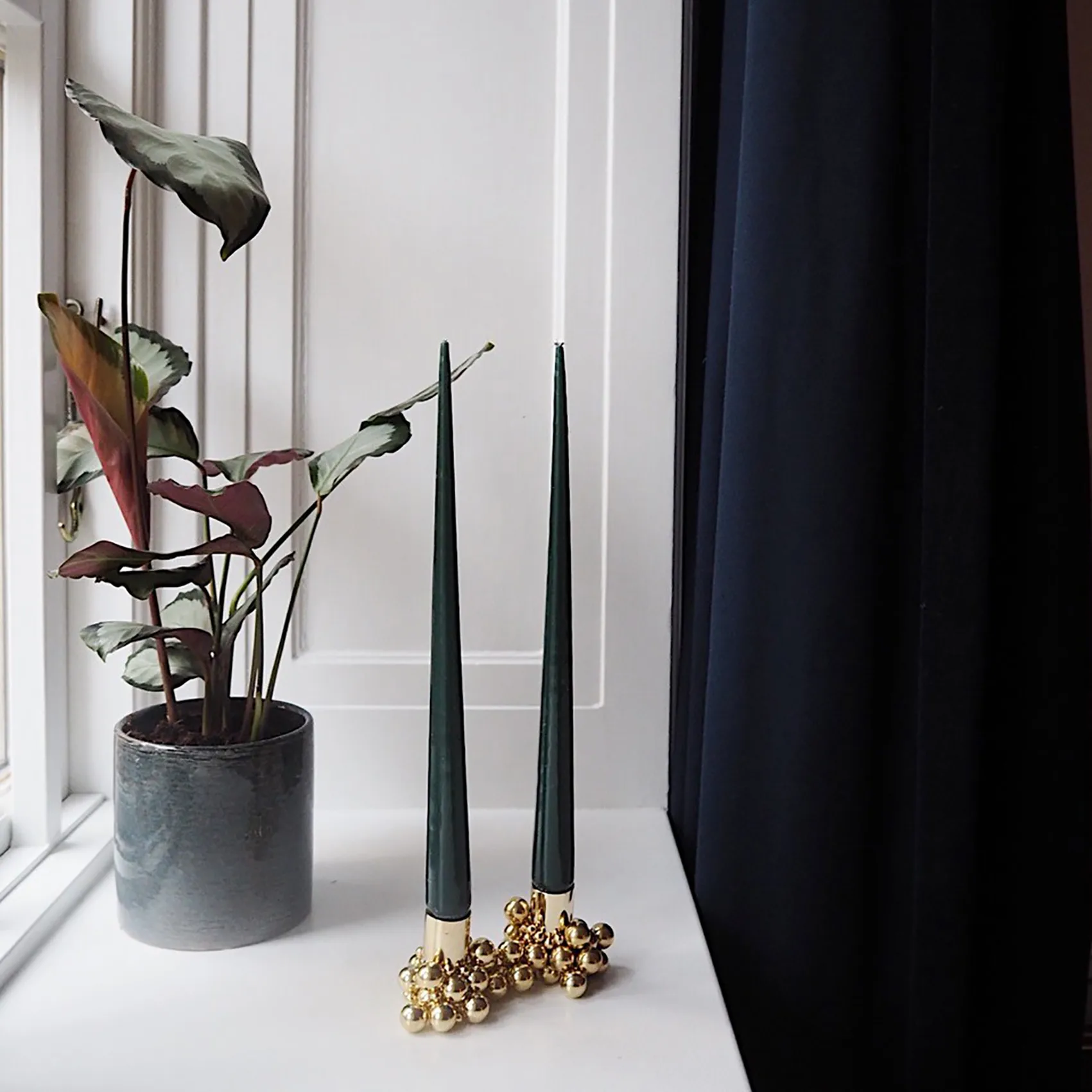 Molekyl ljusstake 2, Mässing Gejst