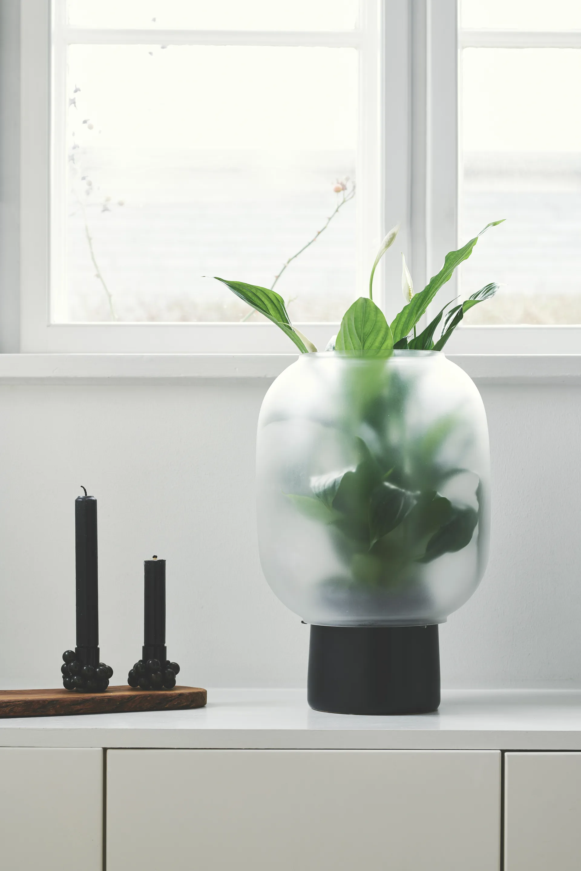 Nebl kruka med frostat glas Ø26 cm, Svart Gejst