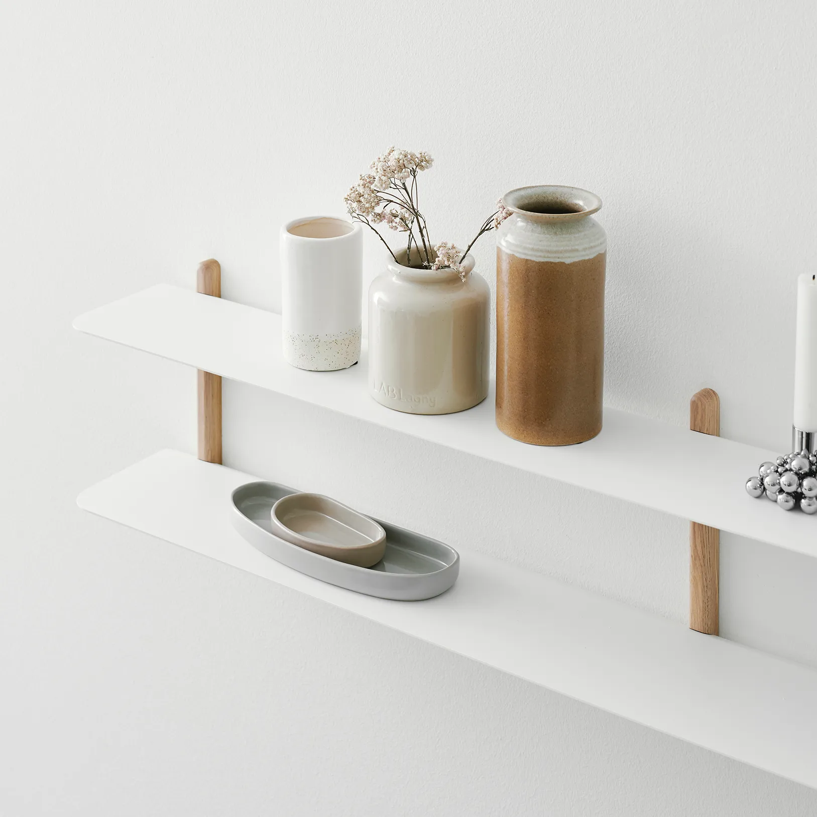 Nivo hylla C, Ljus ek-vit Gejst