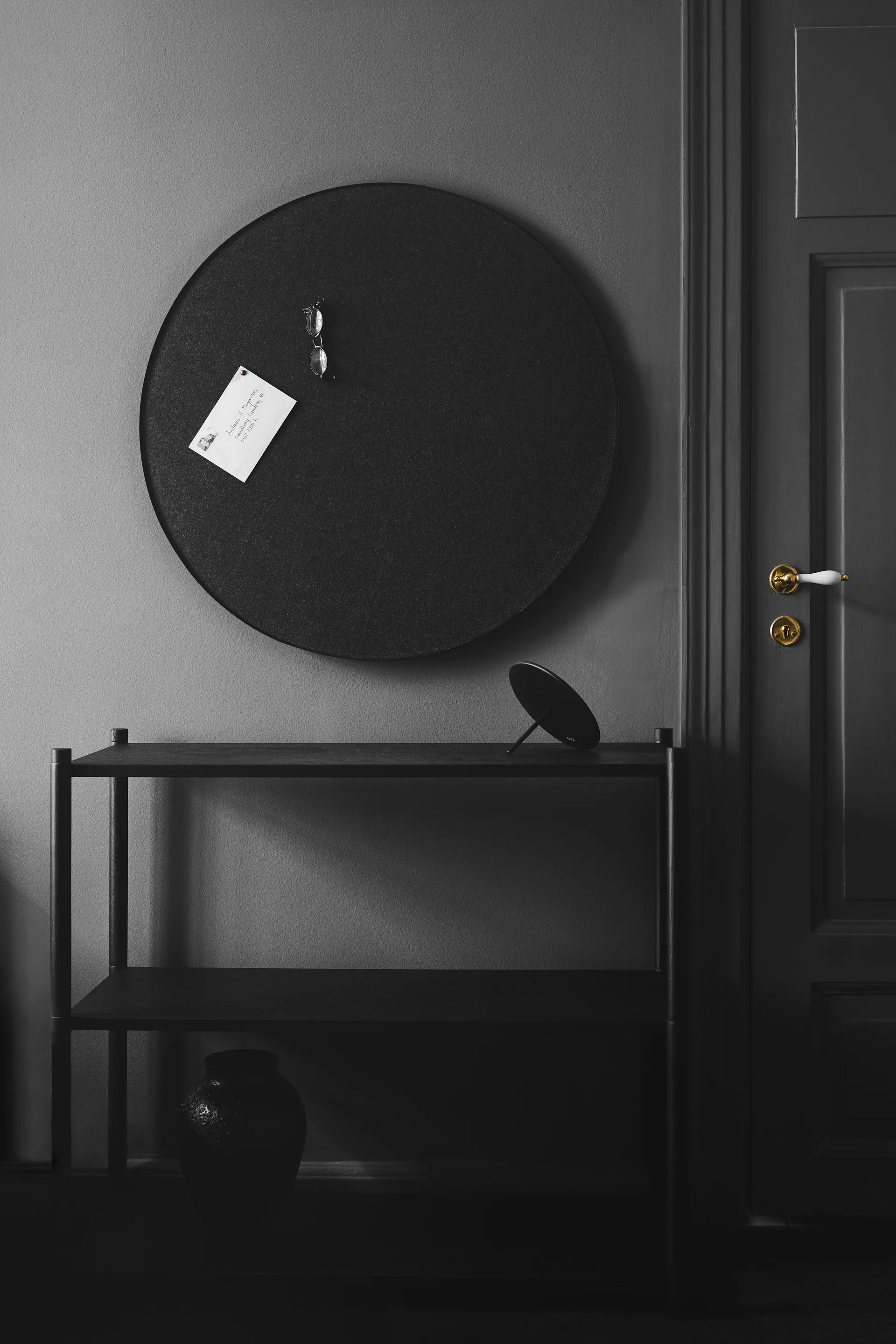 Sceene bookcase A, Svartbetsad ek Gejst