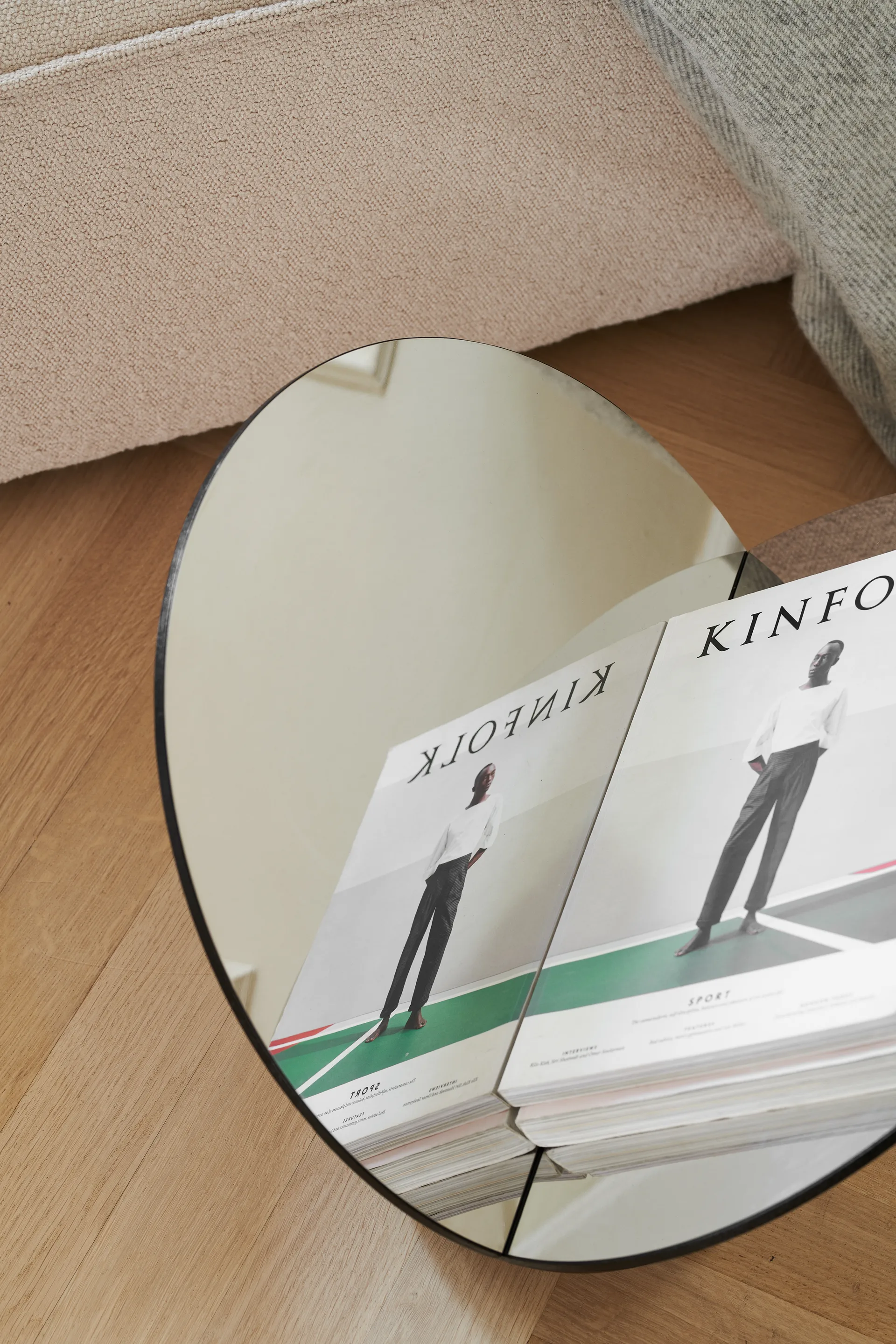 Silia tidningsställ, Rostfritt stål Gejst