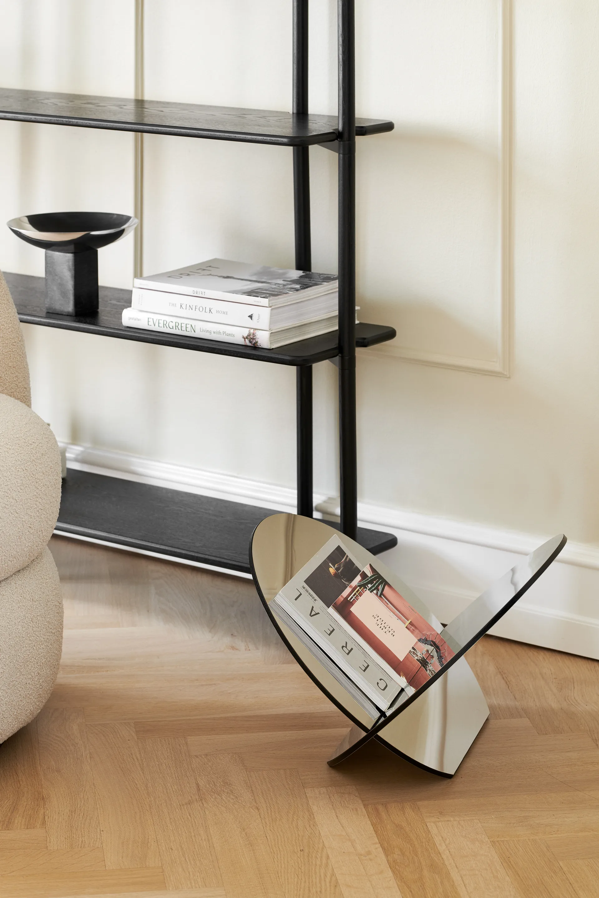 Silia tidningsställ, Rostfritt stål Gejst