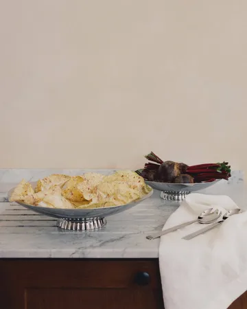 Bernadotte lågt serveringsfat - Rostfritt stål, bordsuppsats. Ø40 cm - Georg Jensen