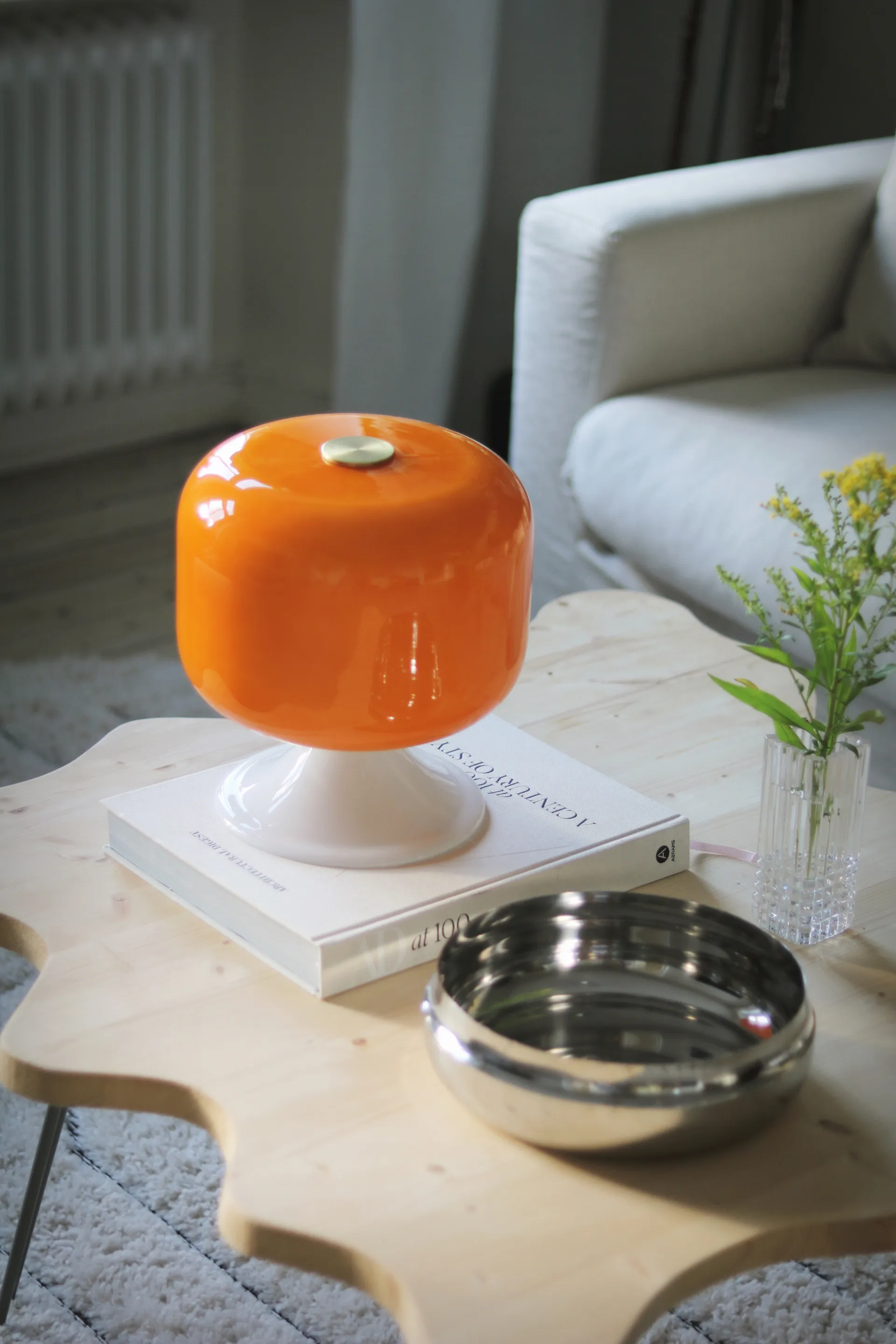 Bullen 25 bordslampa, Orange Globen Lighting