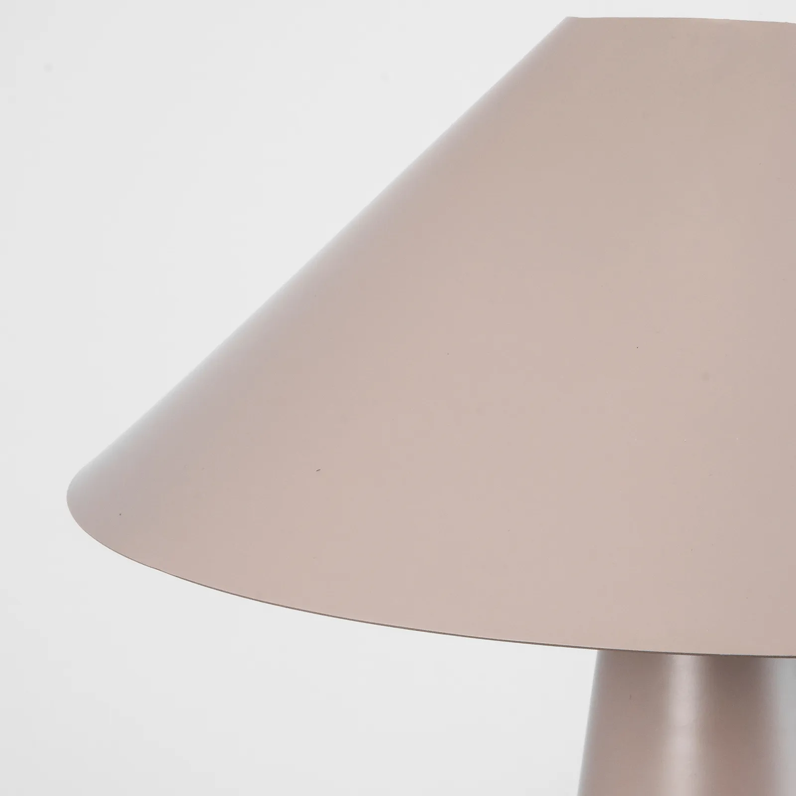 Cannes bordslampa, Mullvad Globen Lighting