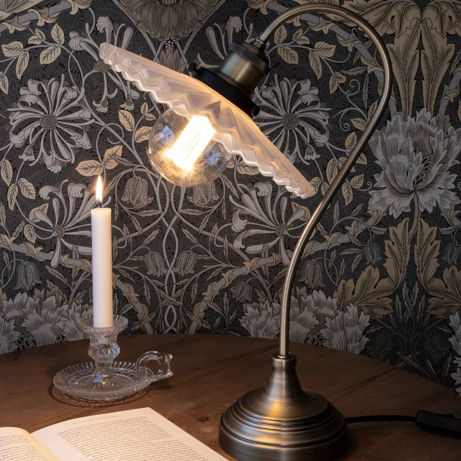 Cobbler bordslampa, Vit Globen Lighting