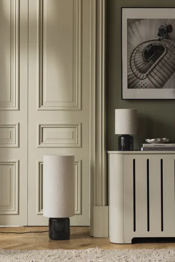 Florian bordslampa - Vit bouclé/svart, Ø20x39 cm - Globen Lighting