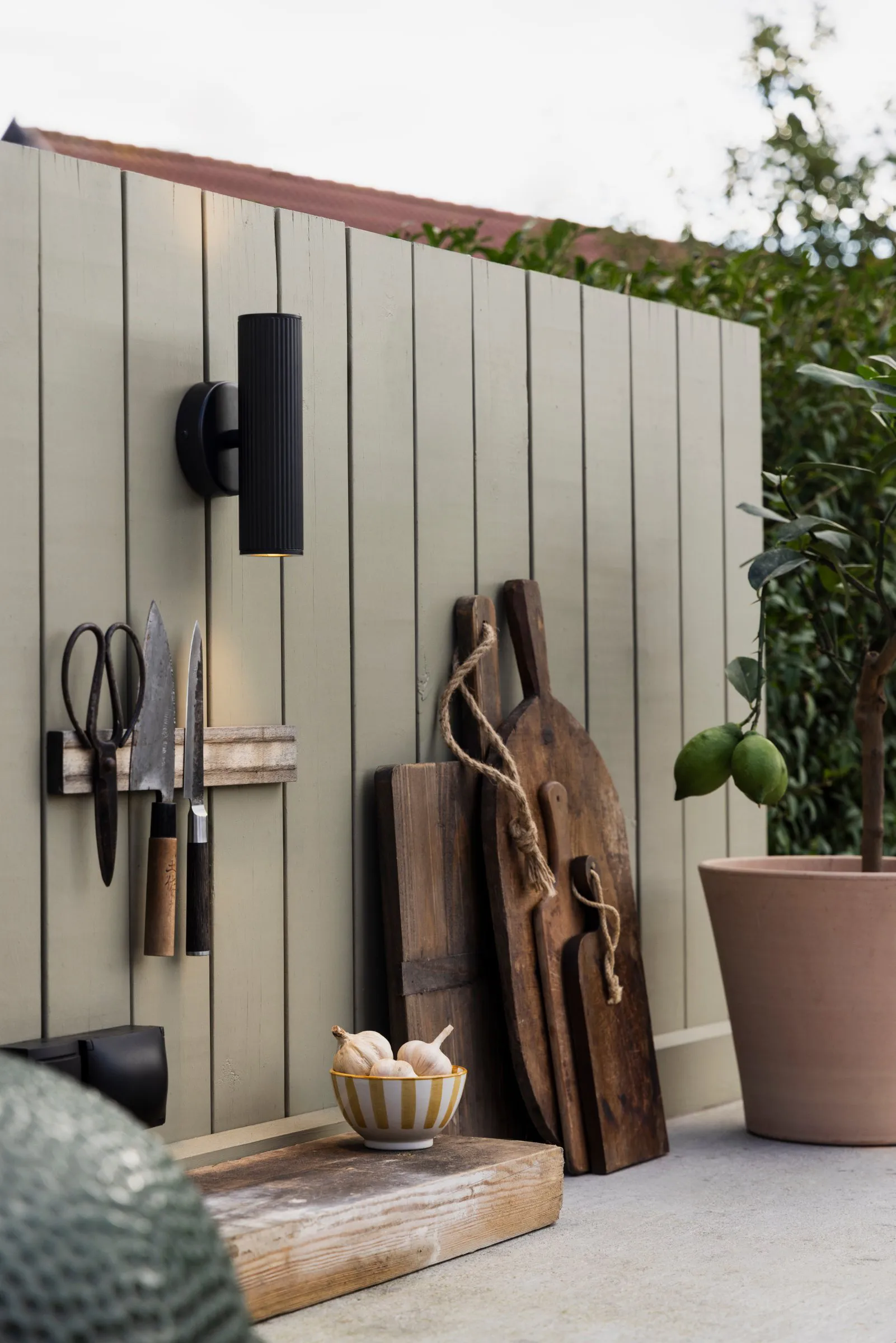 Hubble up/down vägglampa fasadbelysning, Svart Globen Lighting