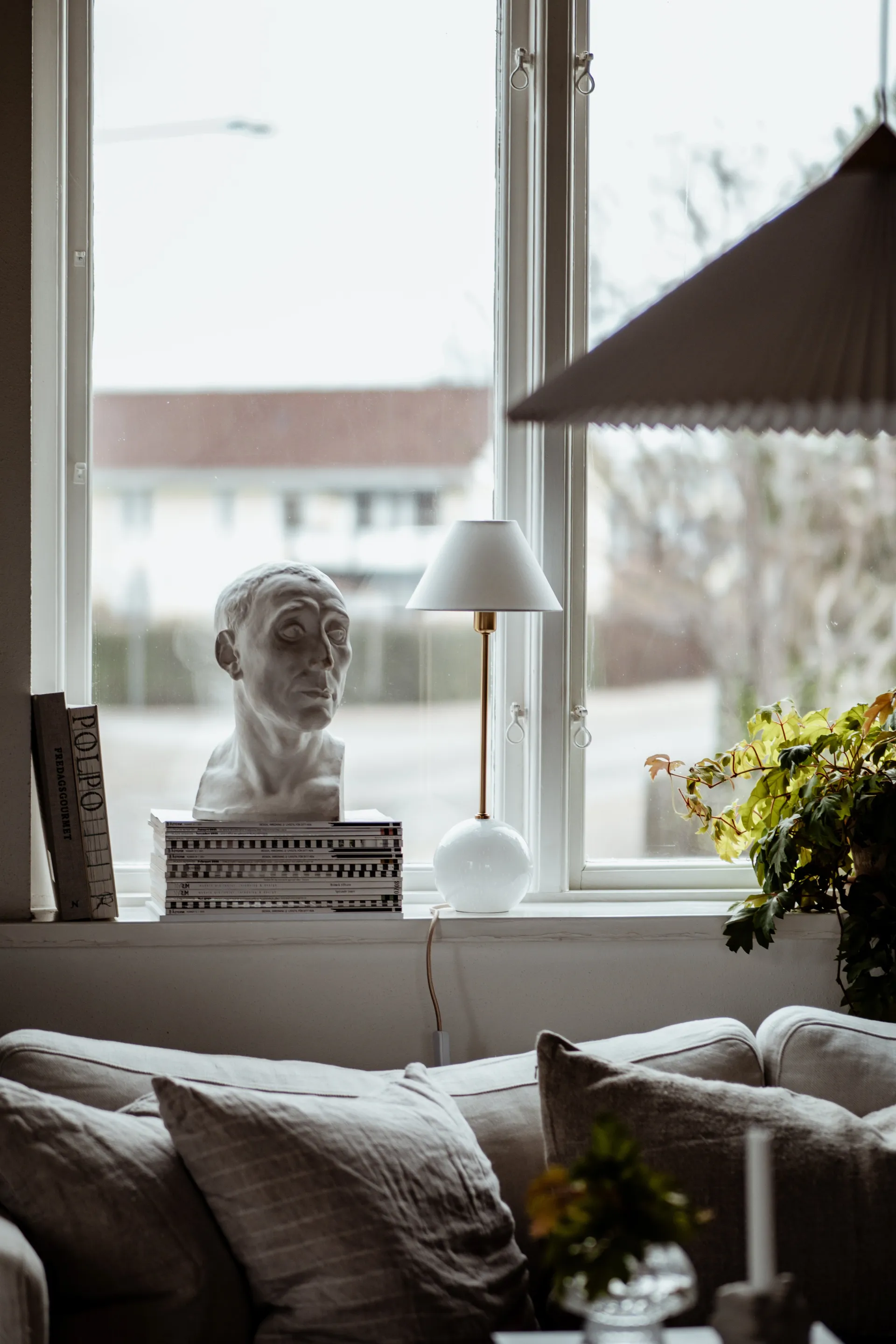 Iris 20 bordslampa, Vit Globen Lighting