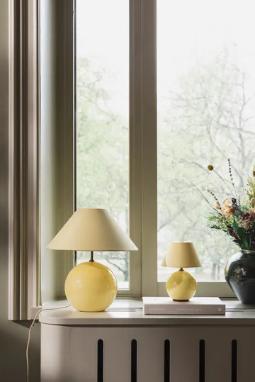 Iris 35 bordslampa 39 cm - Butter yellow - Globen Lighting