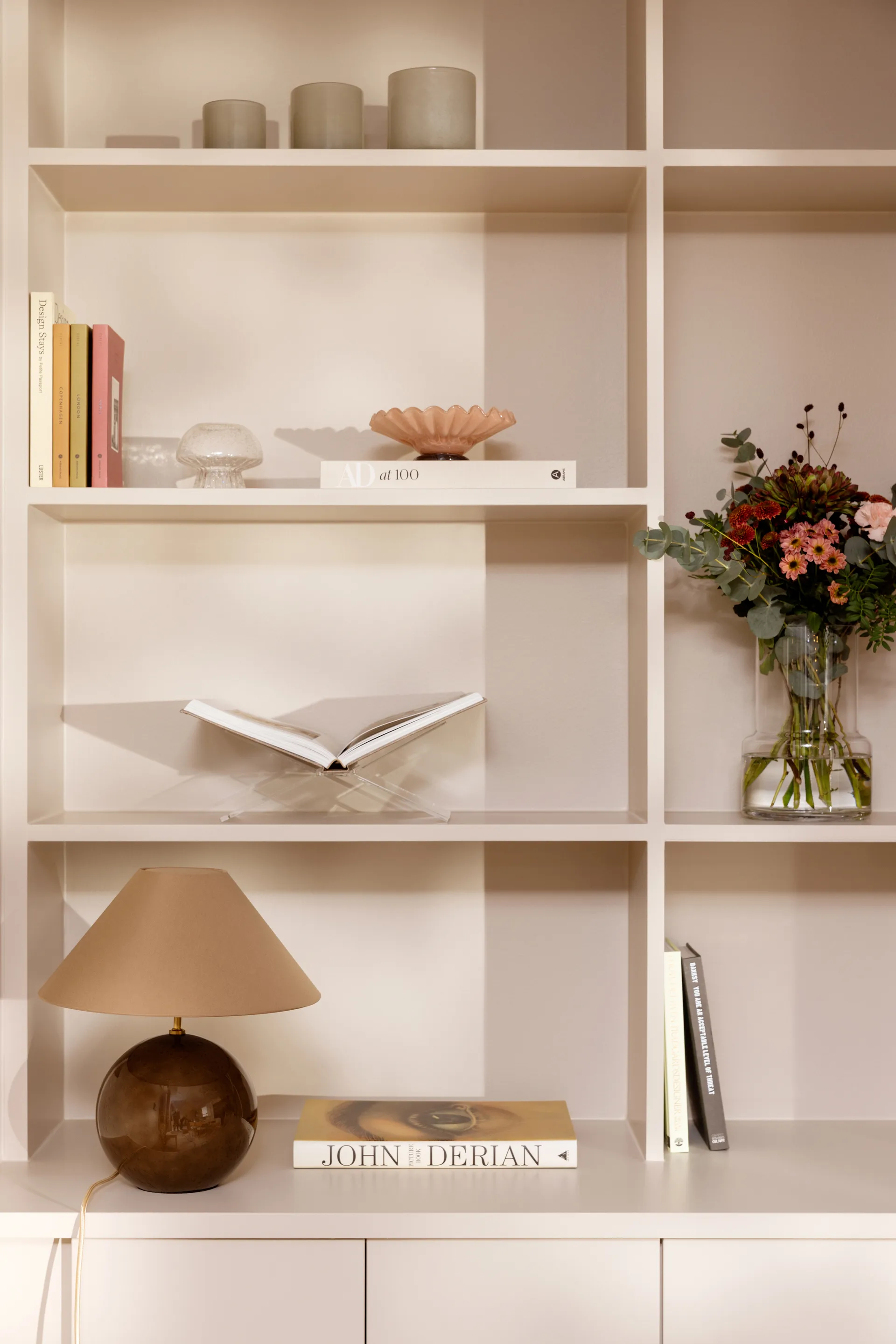 Iris 35 bordslampa 39 cm, Mocha Globen Lighting