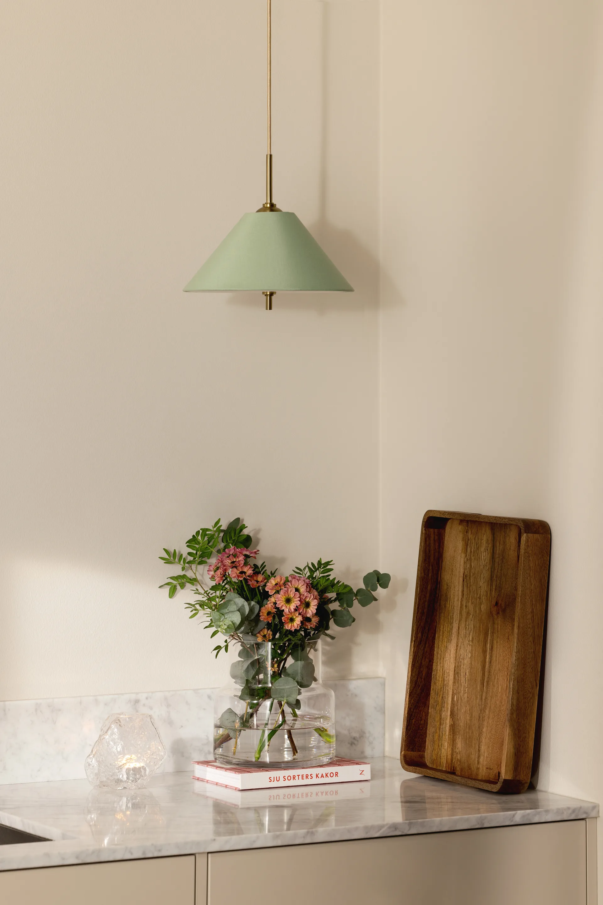 Iris pendel  25, Grön Globen Lighting