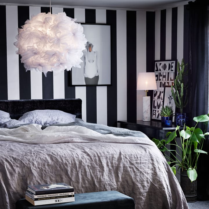 Kate taklampa XL - vit - Globen Lighting