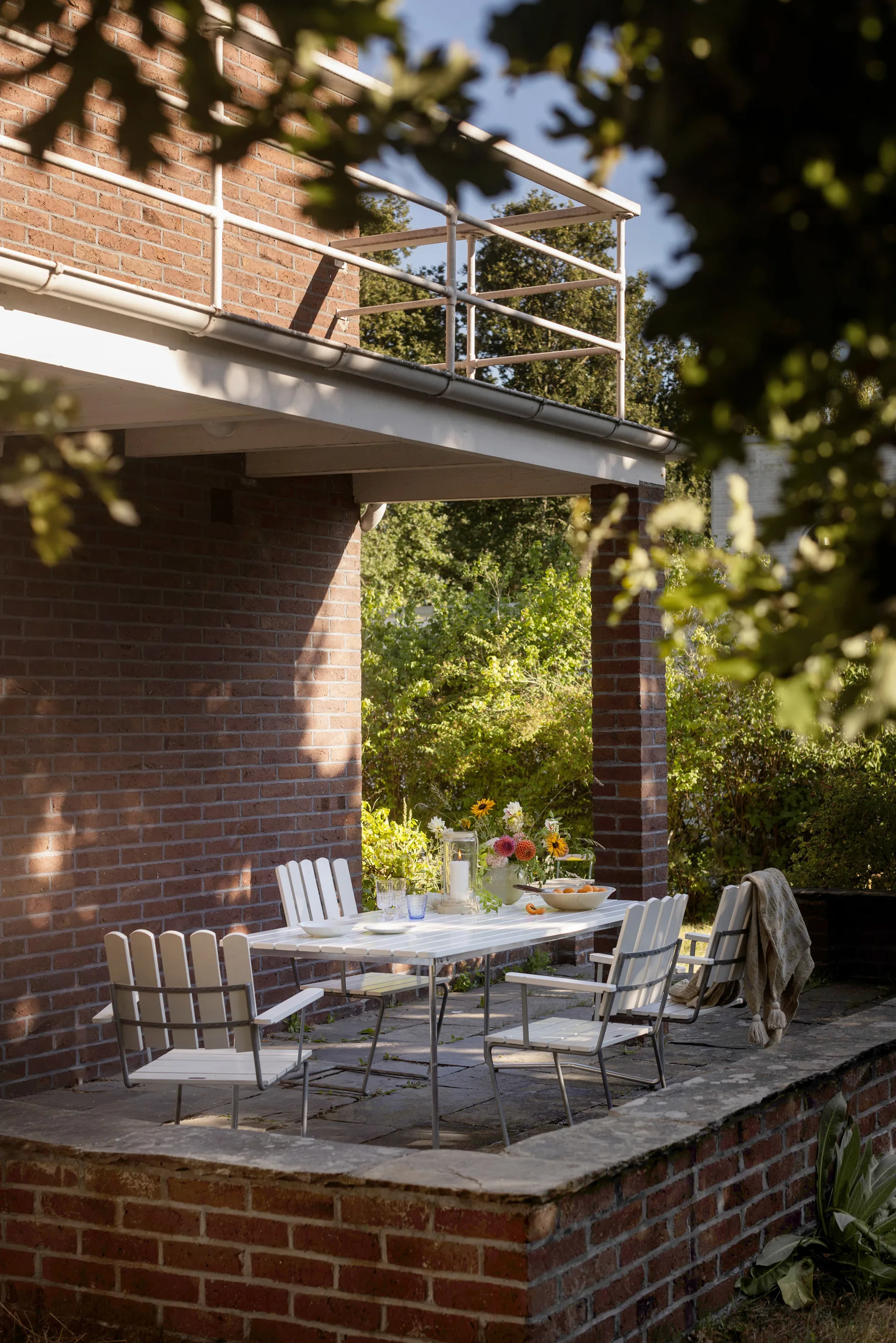 A2 fåtölj, Vit lack ek-varmförzinkad Grythyttan Stålmöbler