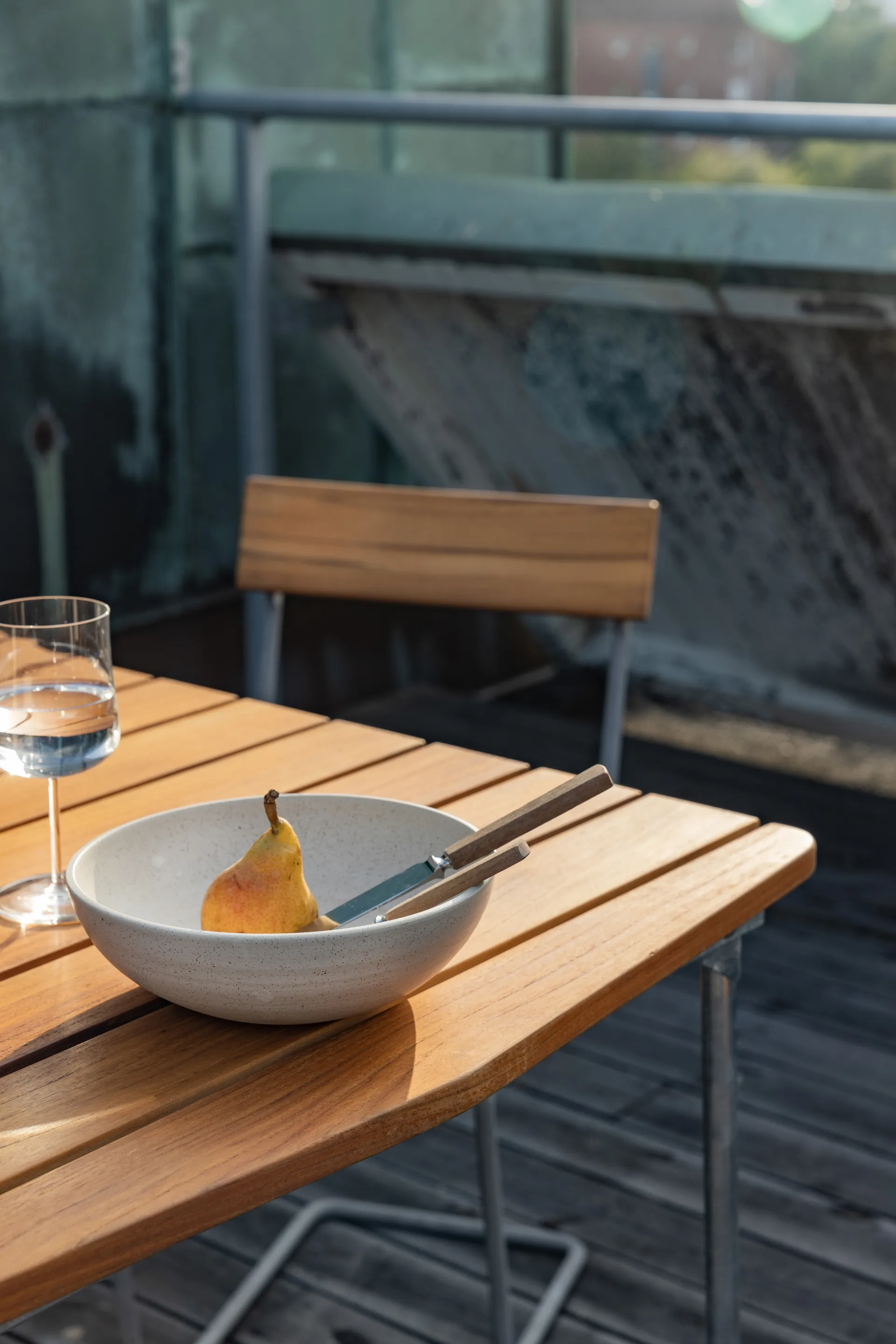 B31 matbord, 92x84 cm, Ek olja-varmförzinkat stativ Grythyttan Stålmöbler