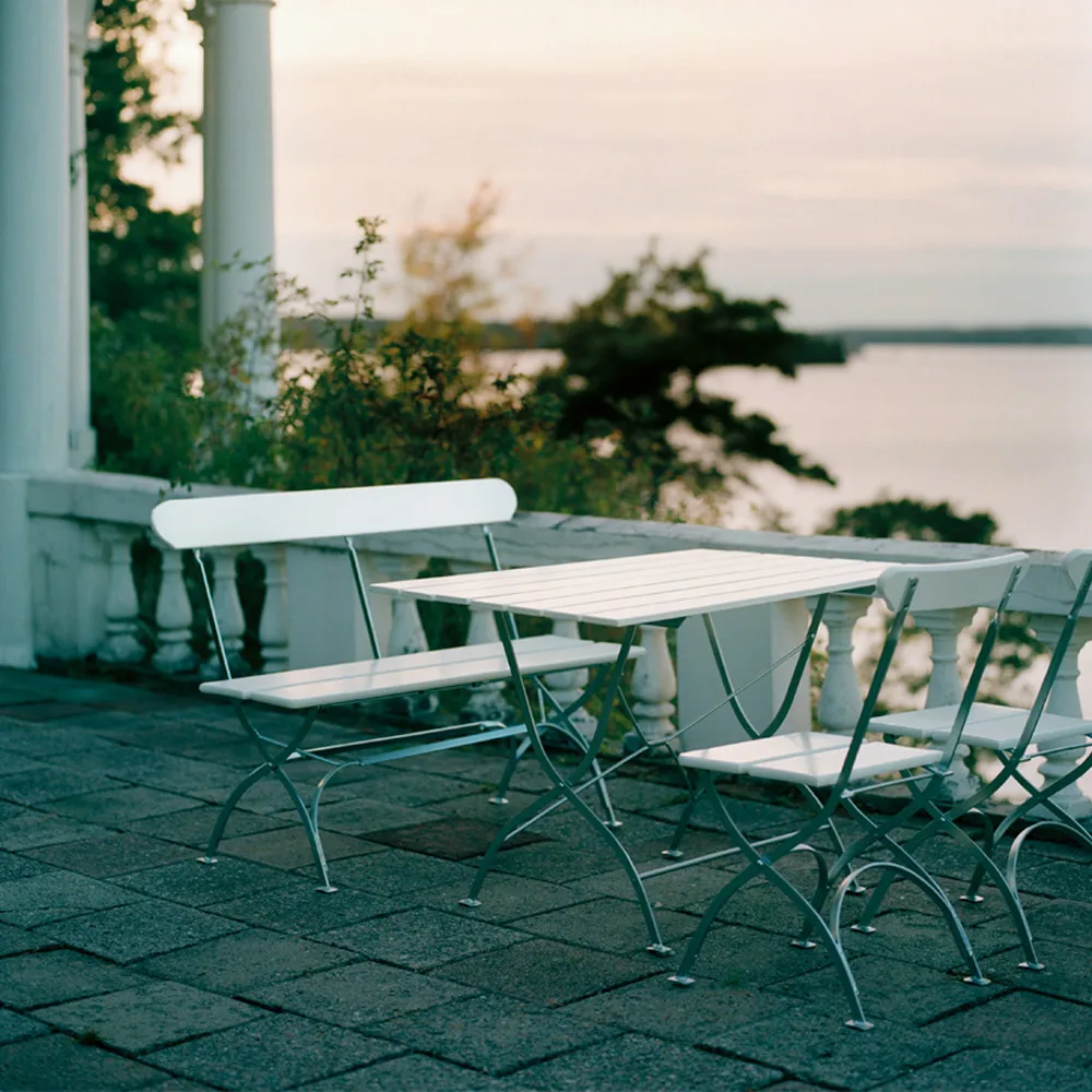 Bryggerisoffa, Vit lack ek-varmförzinkad Grythyttan Stålmöbler