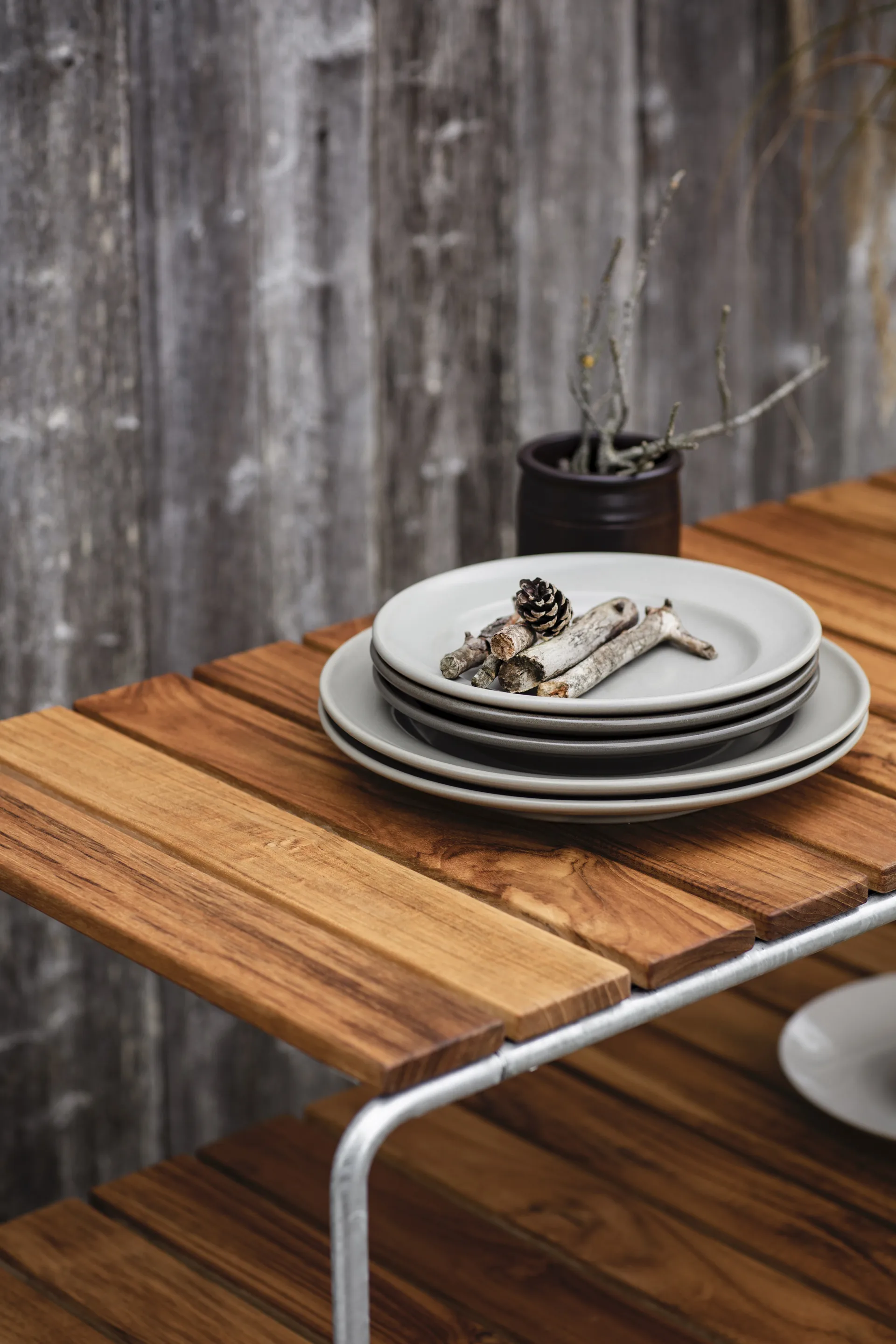 Grythyttan avlastningsbord, Teak-varmförzinkat stativ Grythyttan Stålmöbler