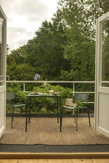 Libelle karmstol - Grön blank pulverlack - Grythyttan Stålmöbler