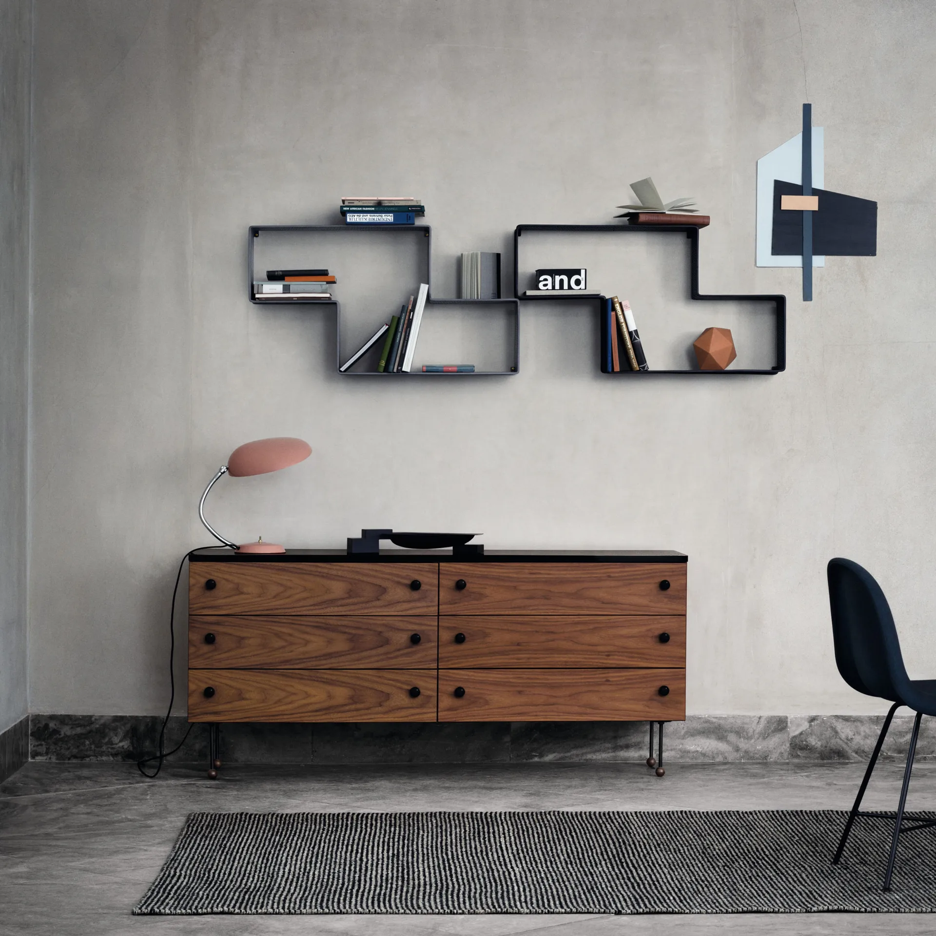 62 Dresser byrå, american walnut, 6 lådor GUBI